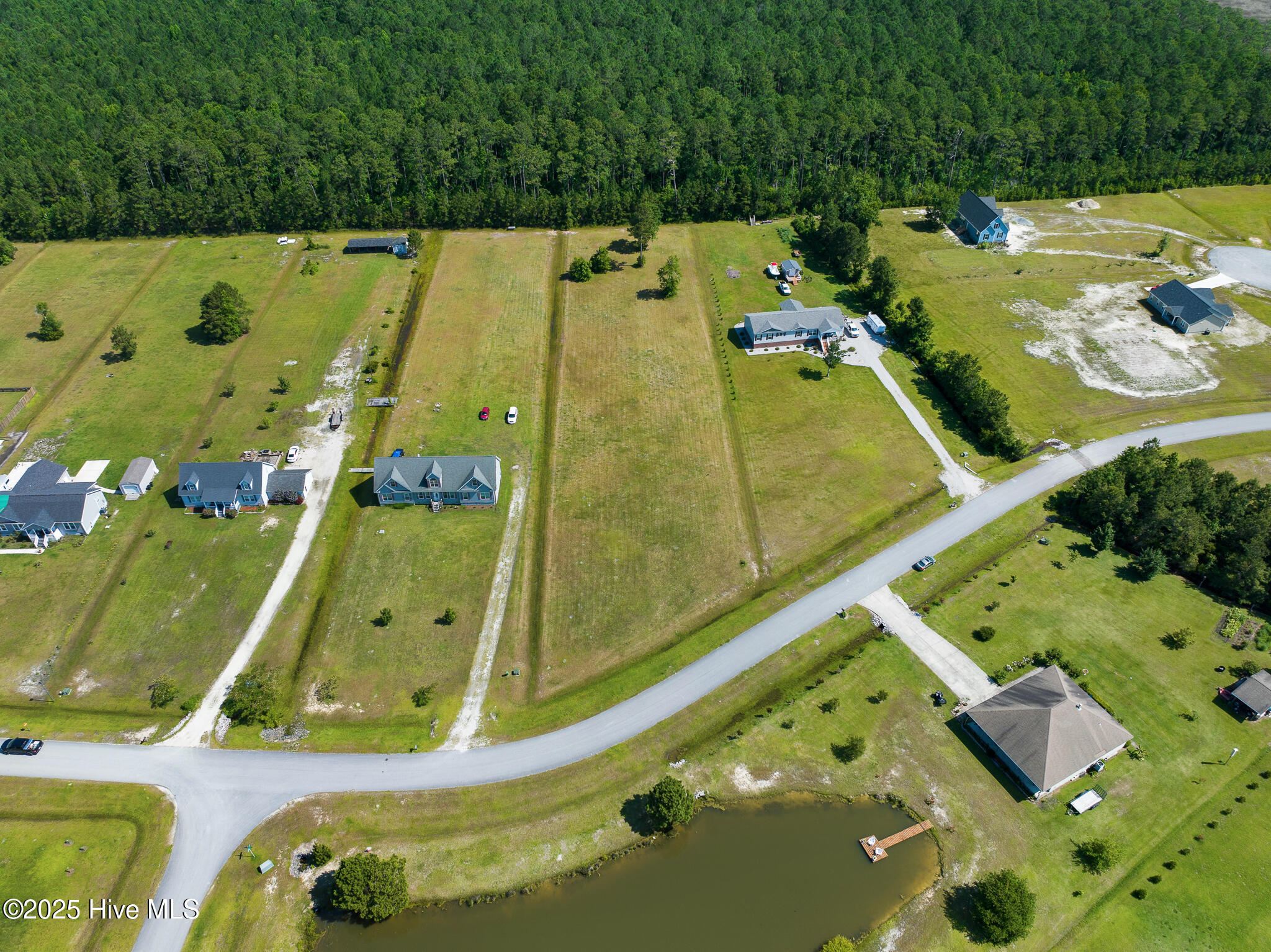 303 Mayflower Drive Property Photo 4