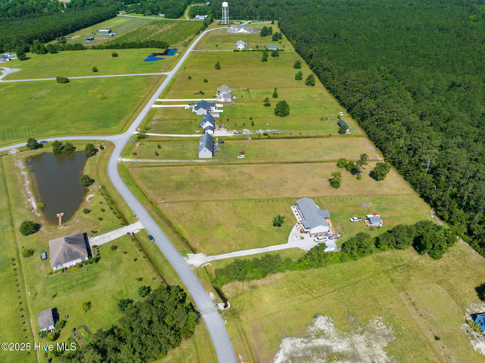 303 Mayflower Drive Property Photo 5