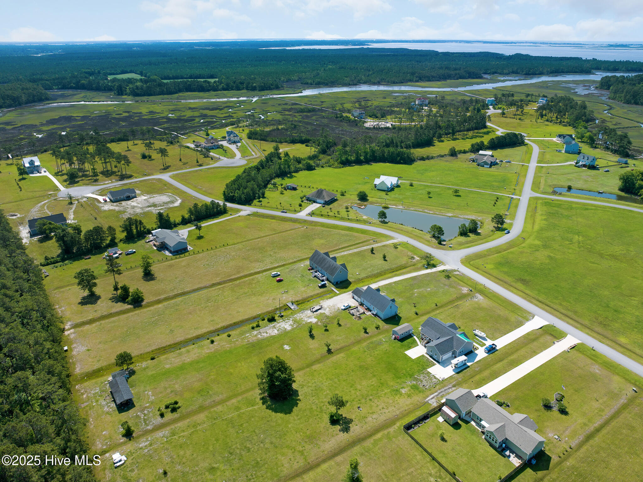 303 Mayflower Drive Property Photo 7