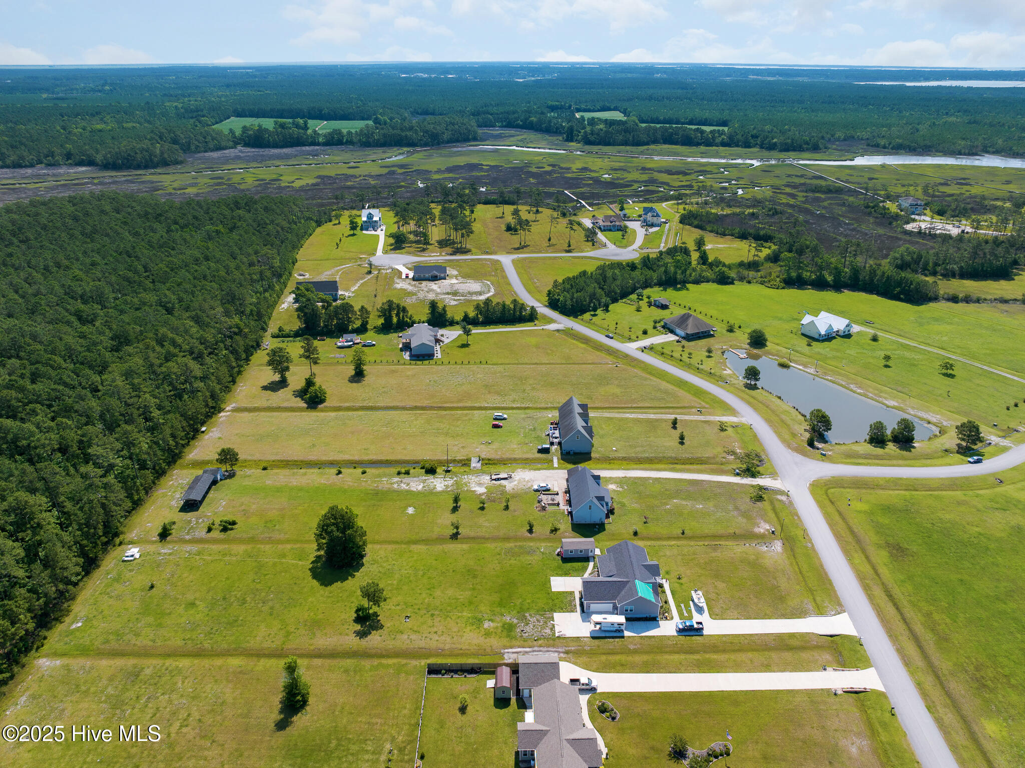 303 Mayflower Drive Property Photo 8