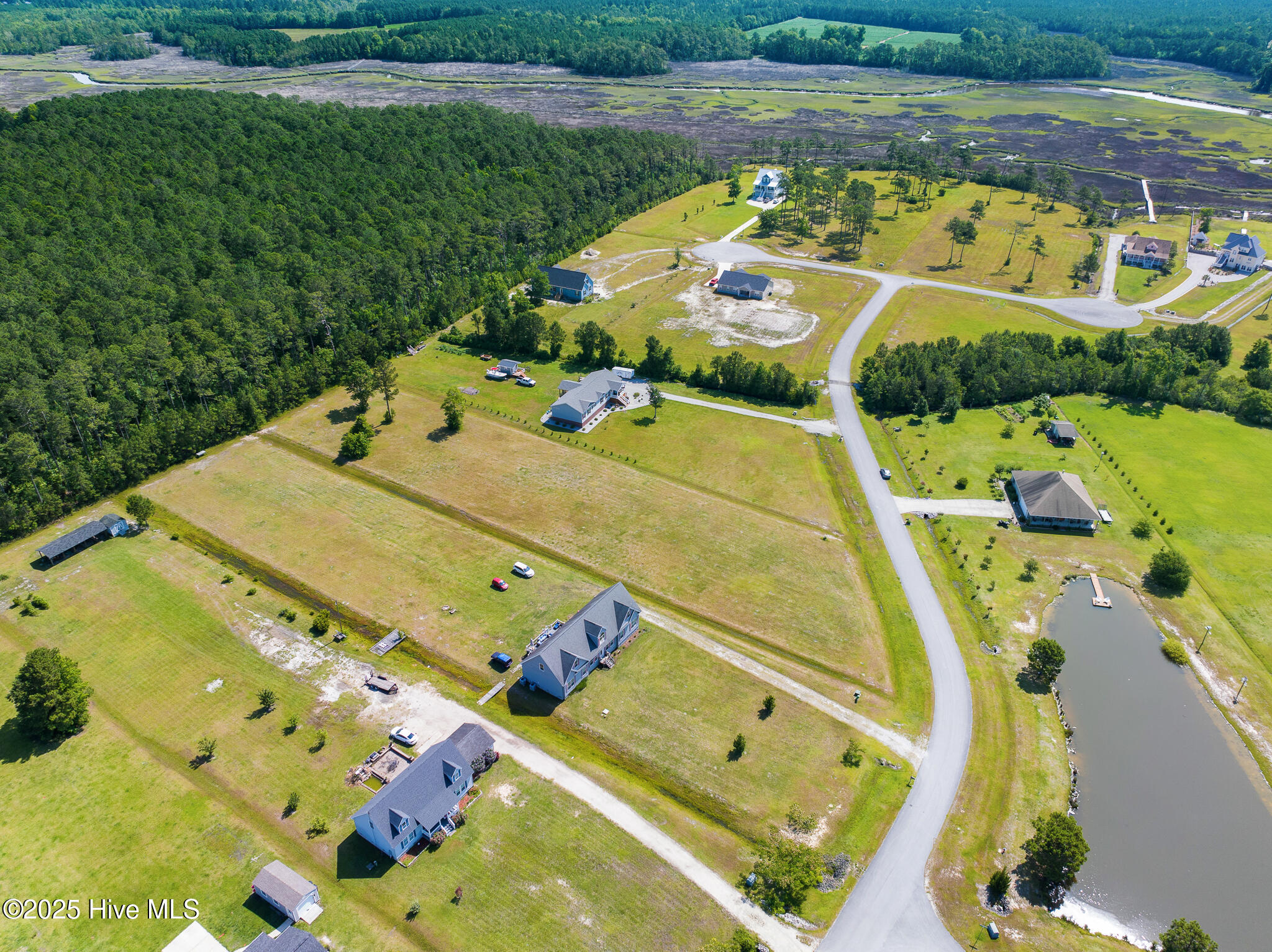 303 Mayflower Drive Property Photo 9