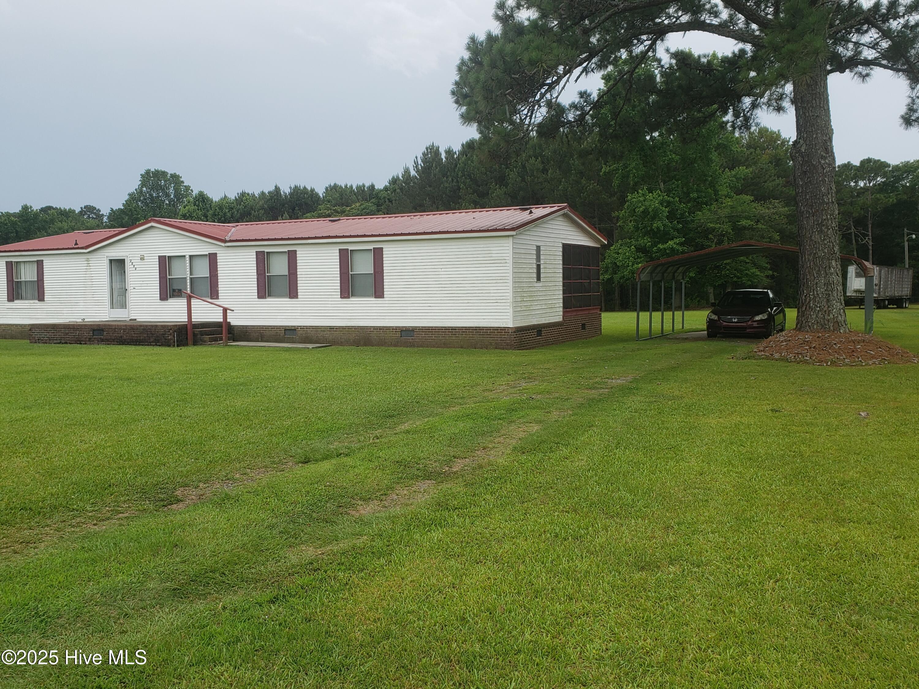 2090 Peter Grant Road Property Photo 2
