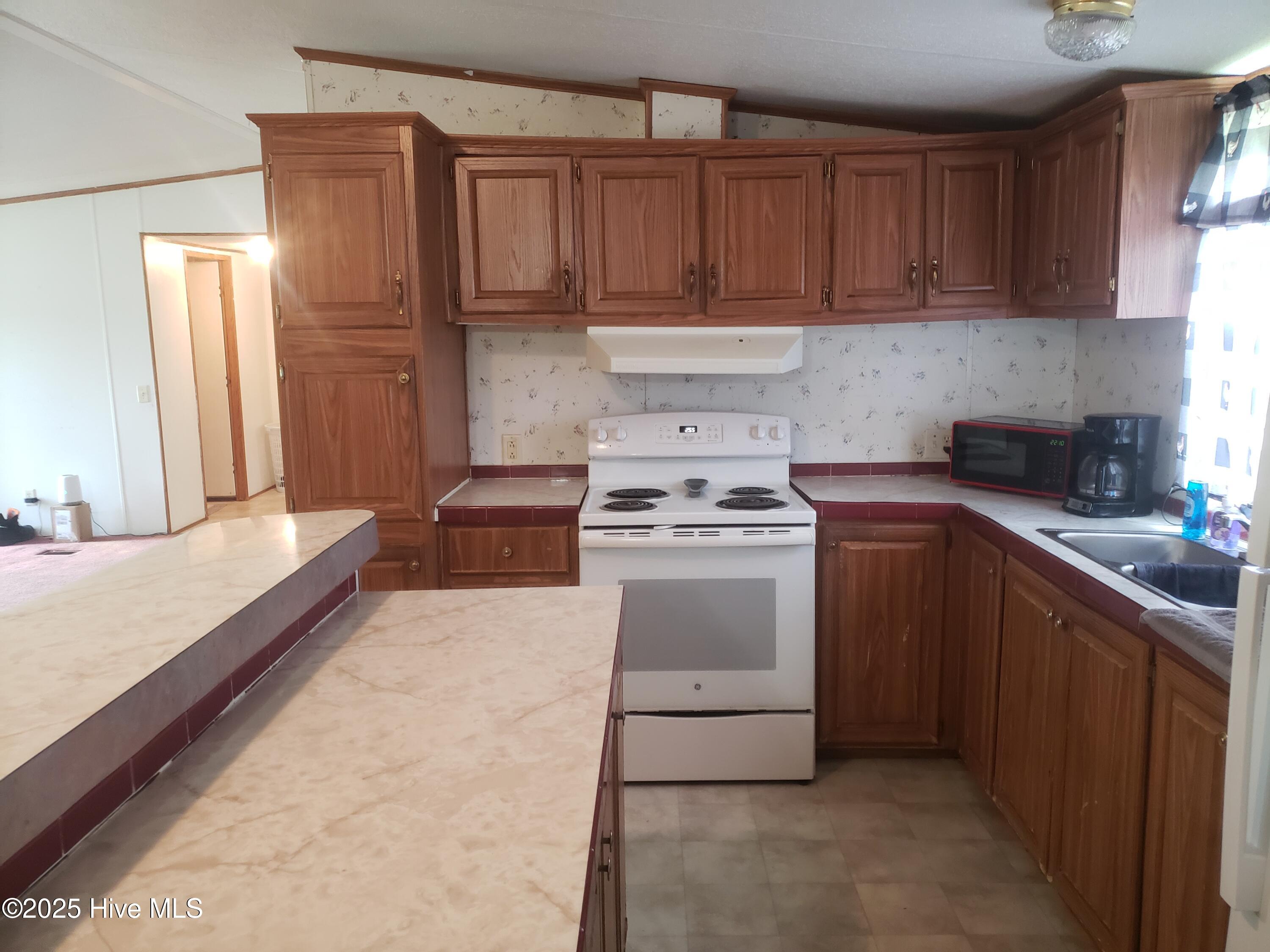 2090 Peter Grant Road Property Photo 10