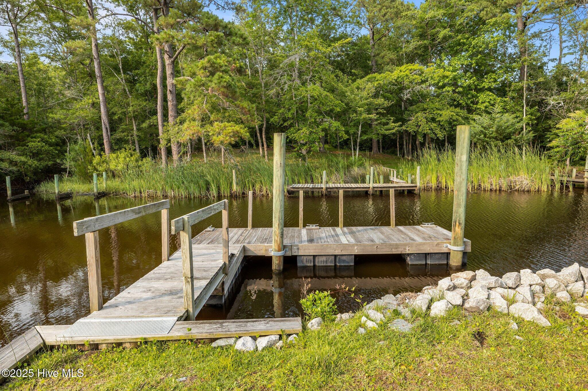 304 Brook Lane Property Photo 6