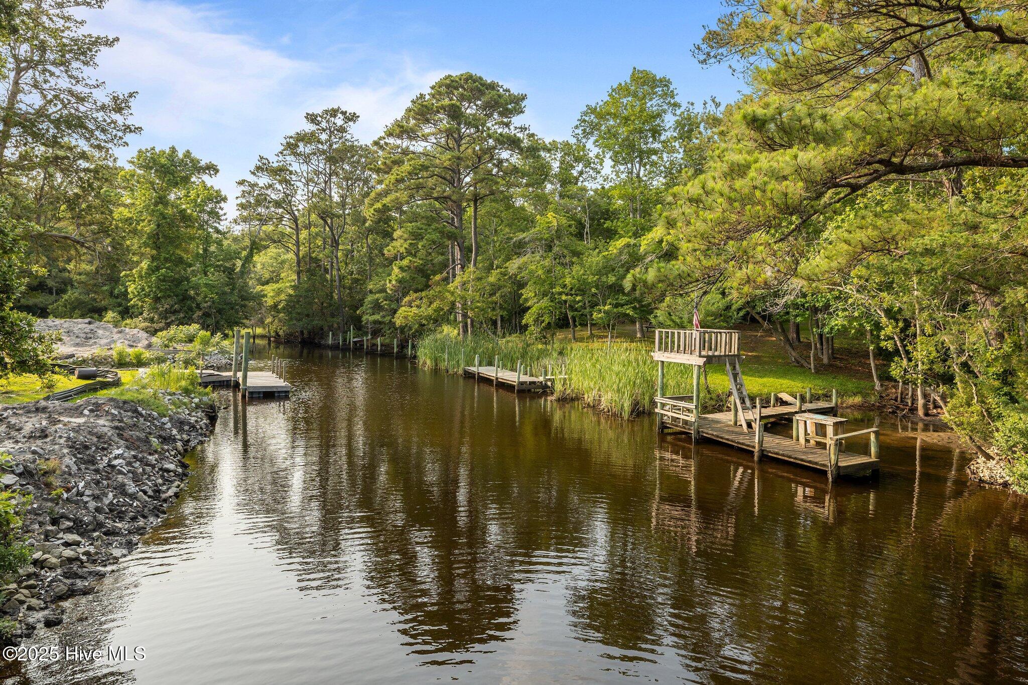 304 Brook Lane Property Photo 8