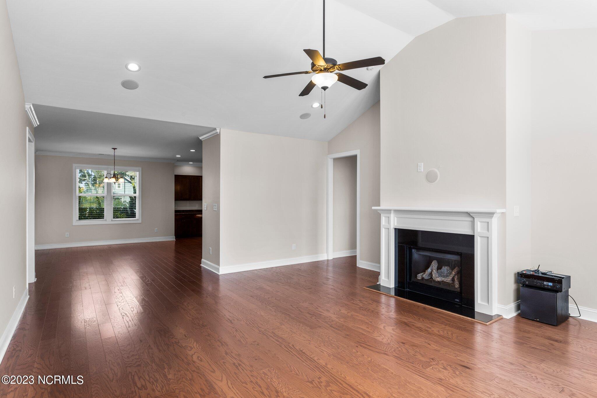 202 Seagrass Way Property Photo 8