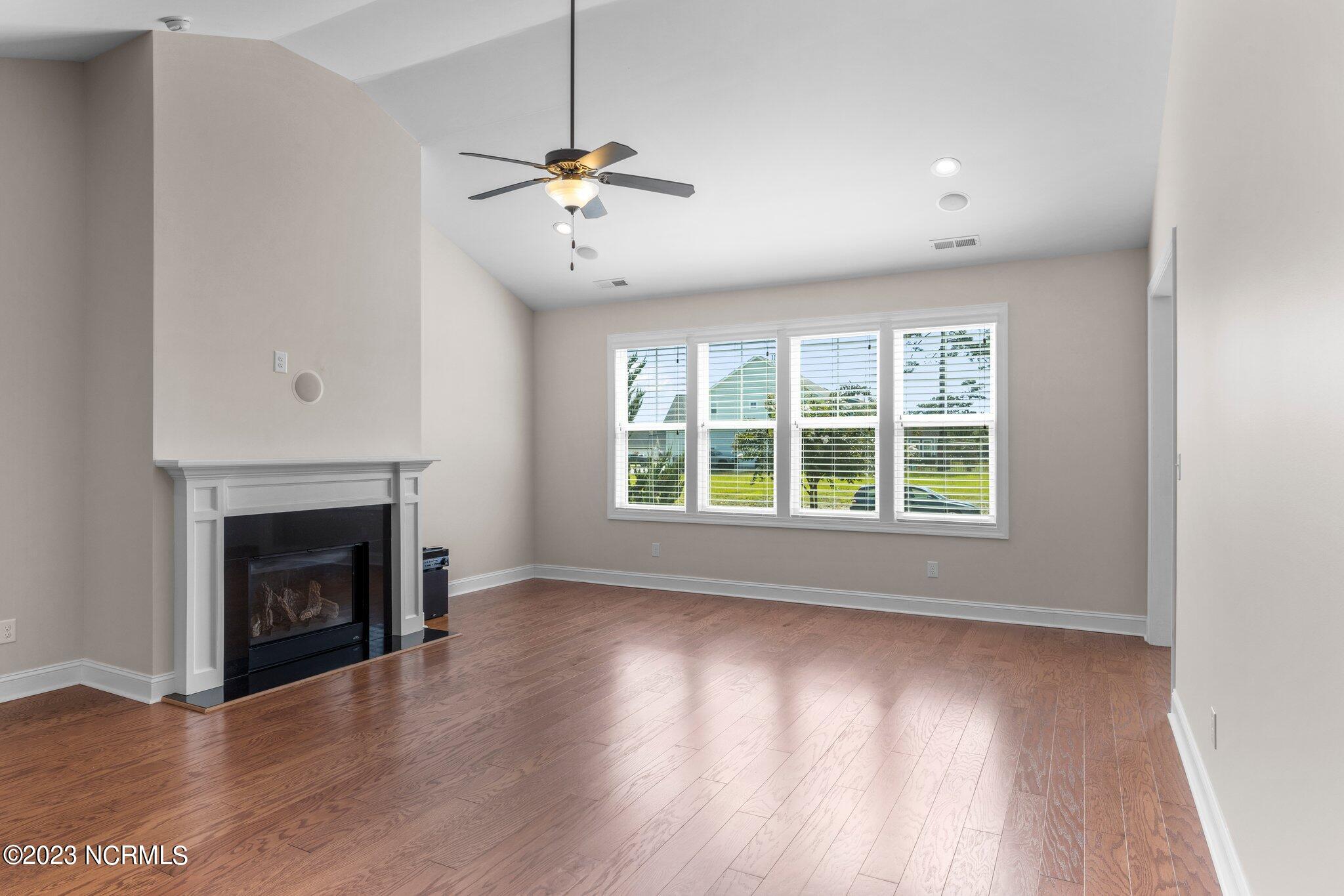 202 Seagrass Way Property Photo 9
