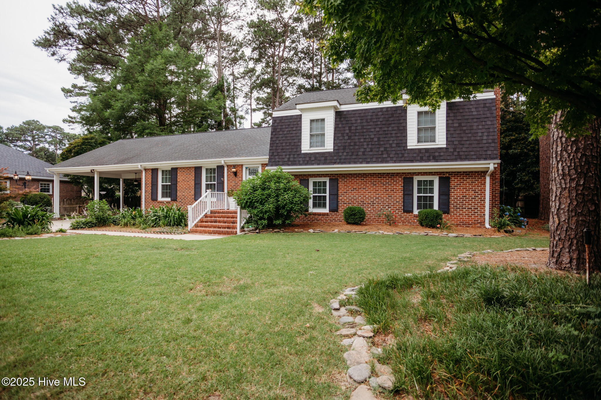 1103 Greenbriar Road Property Photo 2