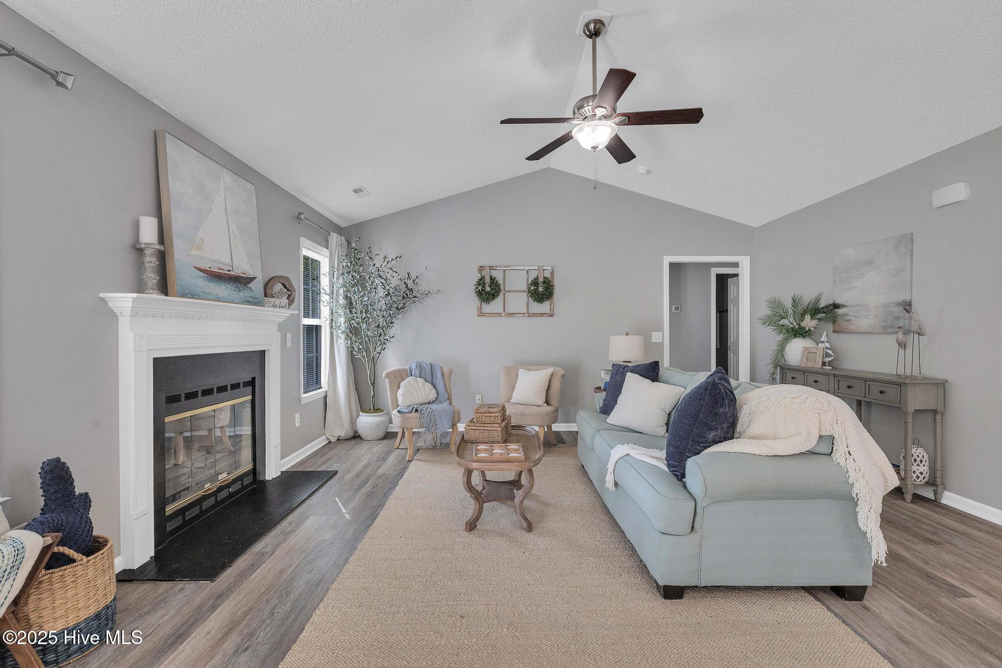 422 Point View Court Property Photo 14