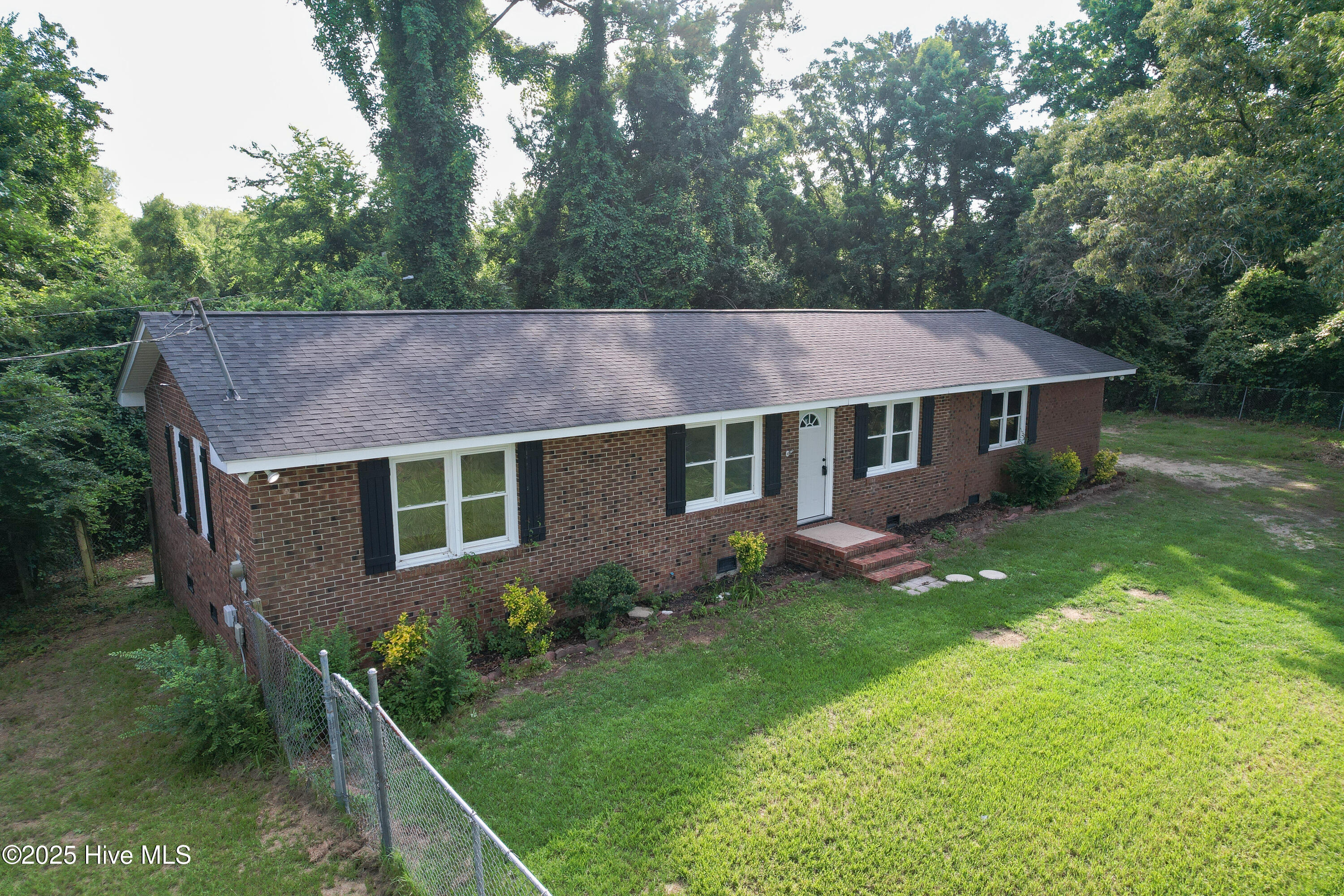 959 Middle Road Property Photo 33