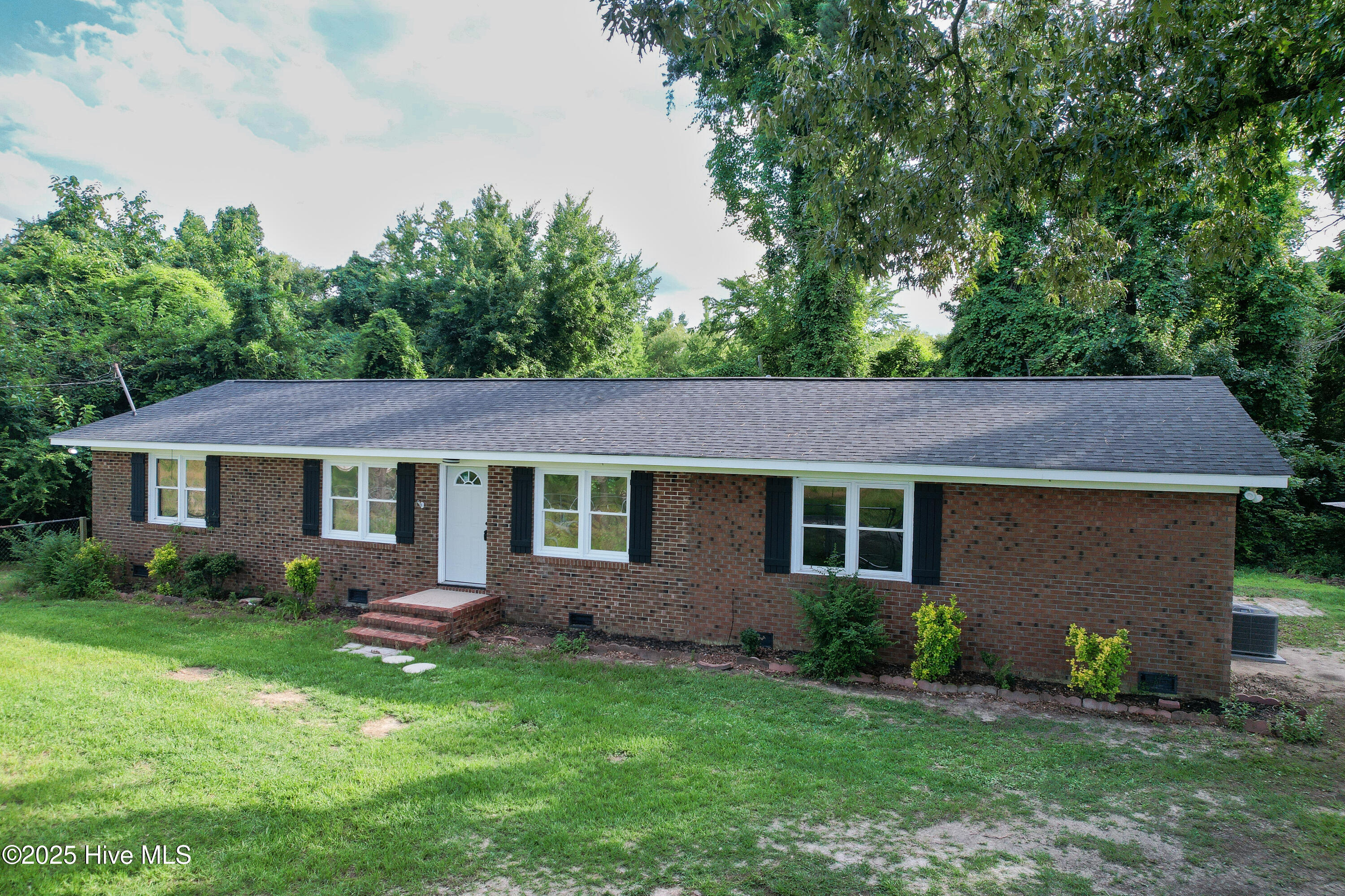 959 Middle Road Property Photo 34