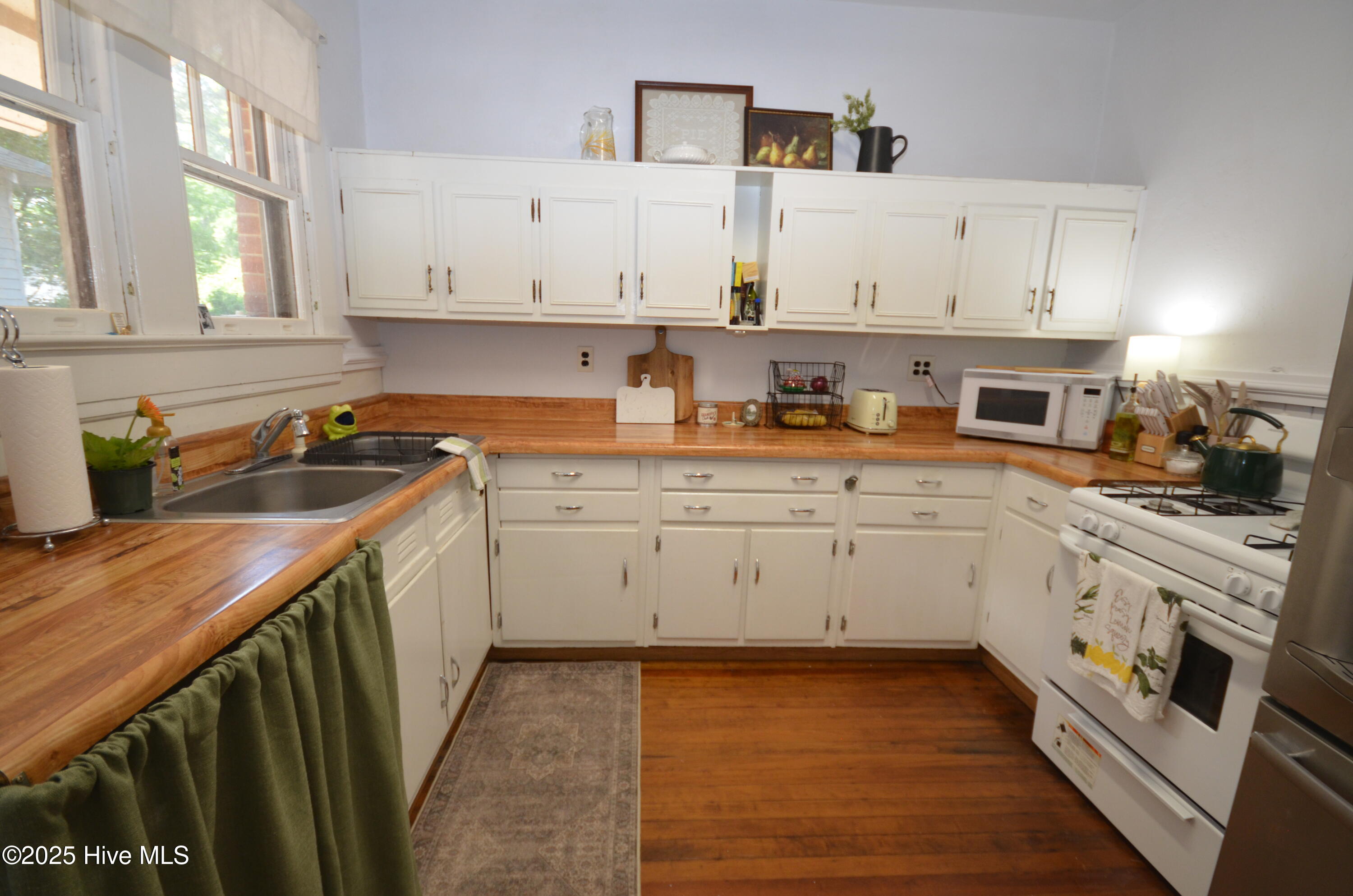1409 E Walnut Street Property Photo 12