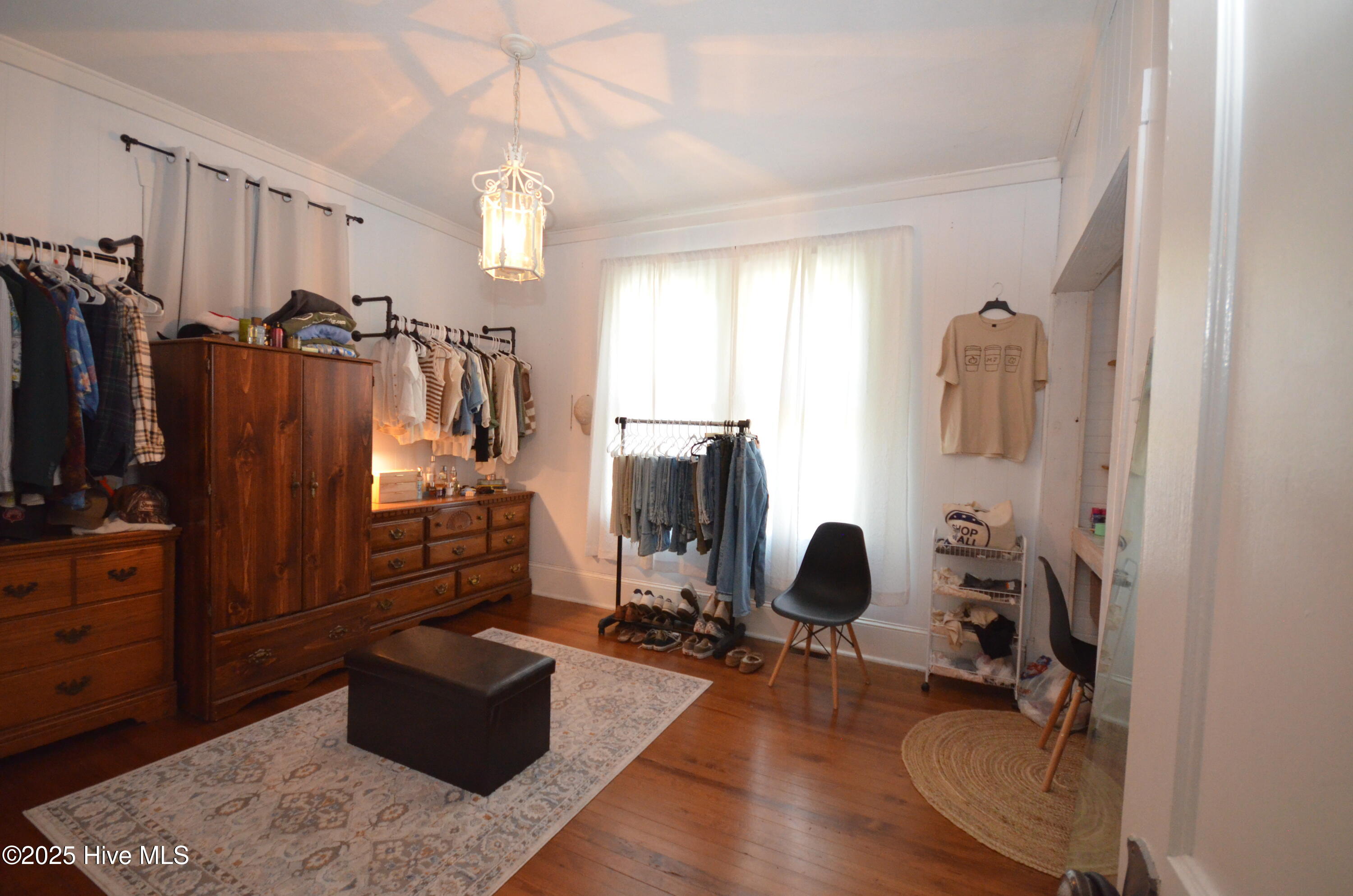 1409 E Walnut Street Property Photo 16