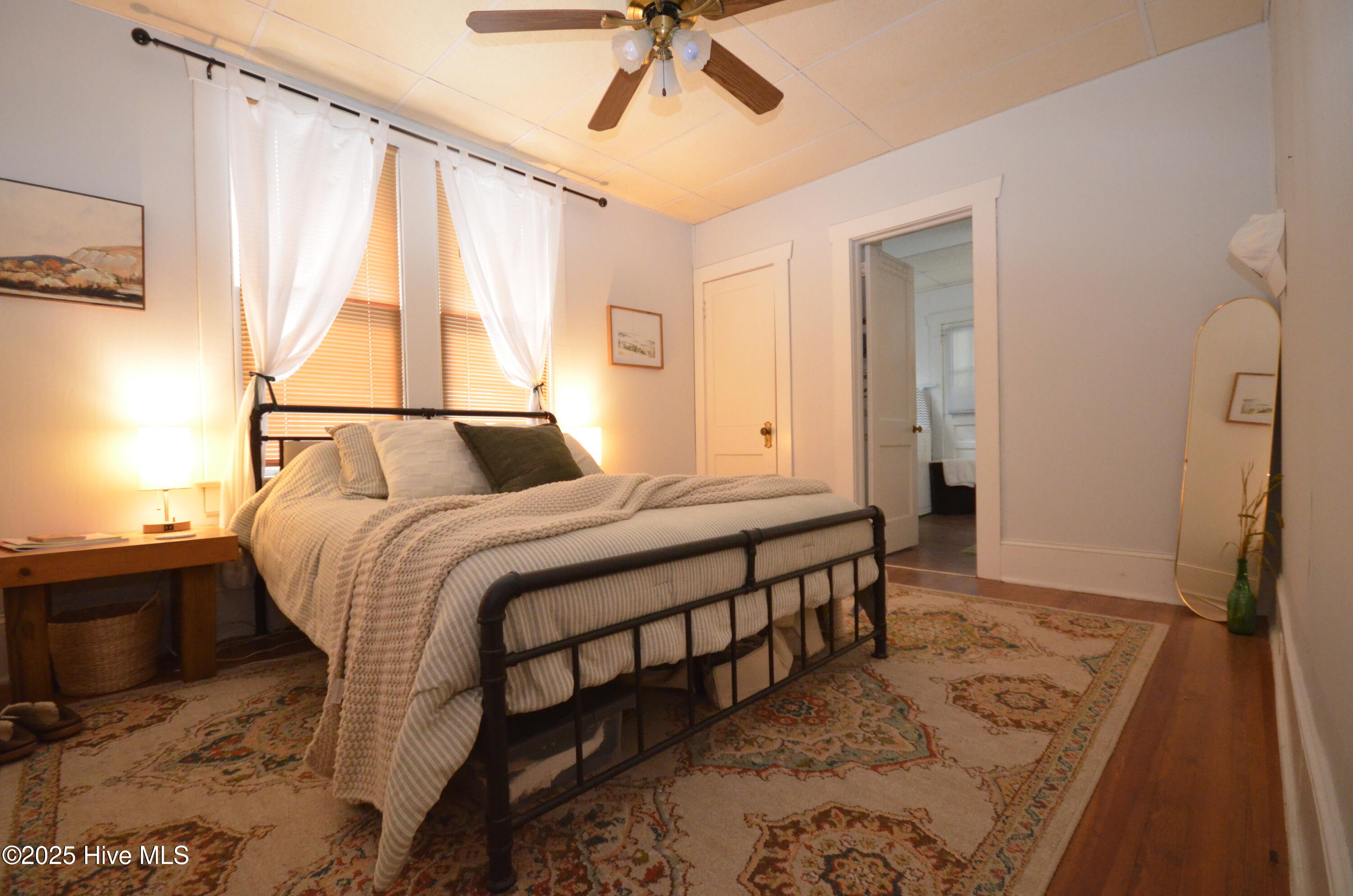 1409 E Walnut Street Property Photo 20