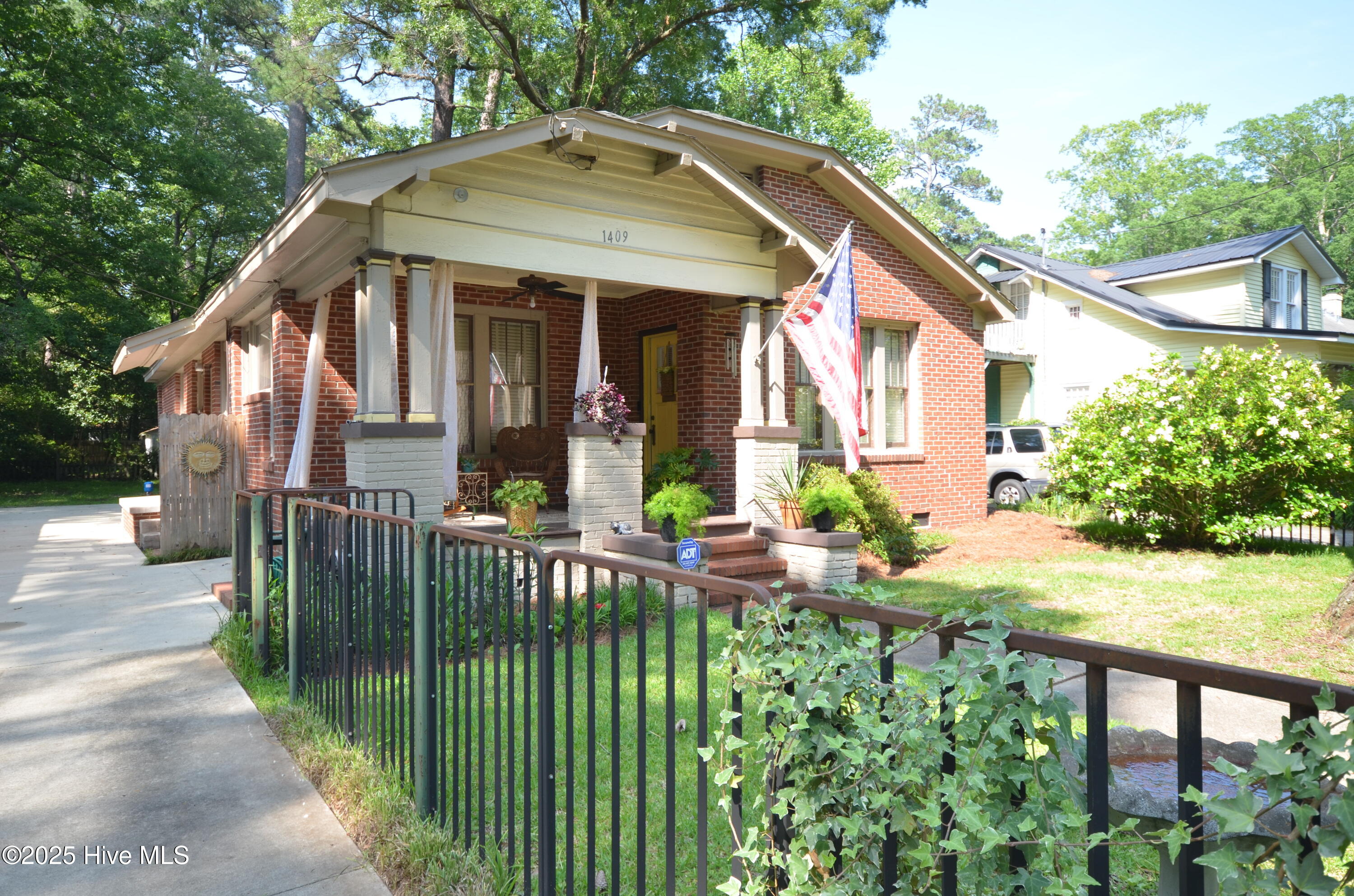 1409 E Walnut Street Property Photo 22
