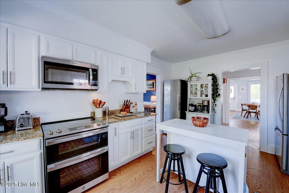 404 Avenue B Property Photo 5