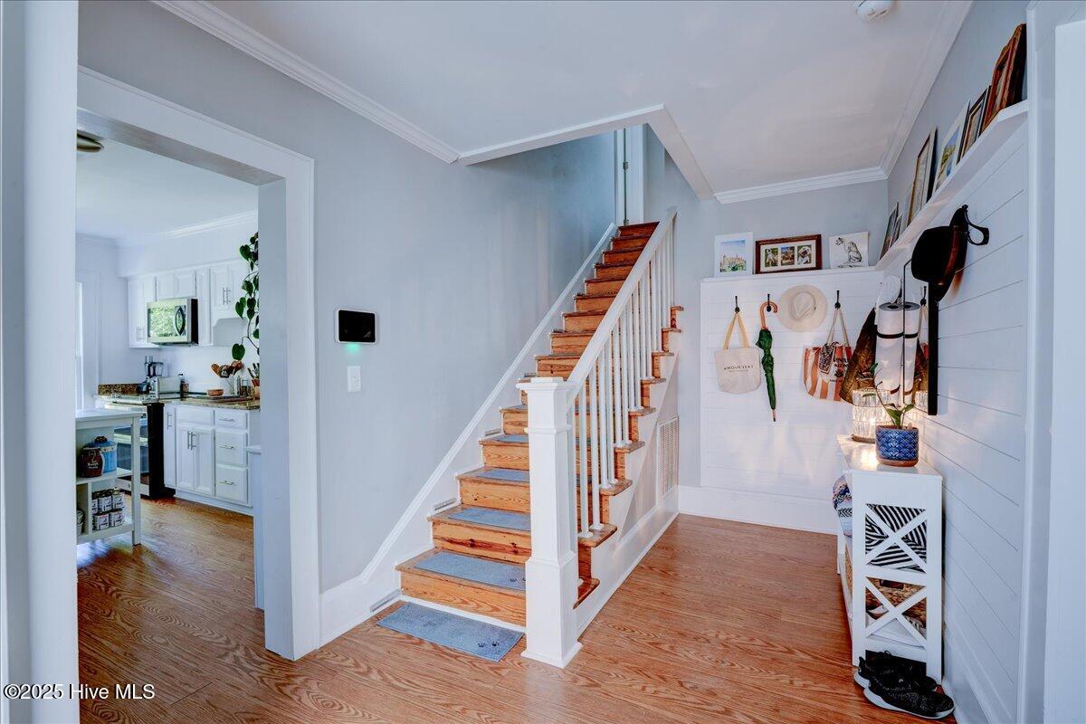 404 Avenue B Property Photo 12