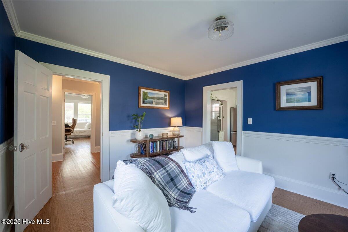 404 Avenue B Property Photo 16