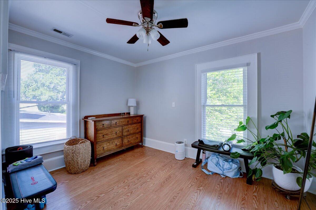 404 Avenue B Property Photo 18