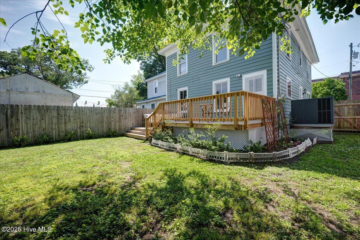 404 Avenue B Property Photo 37