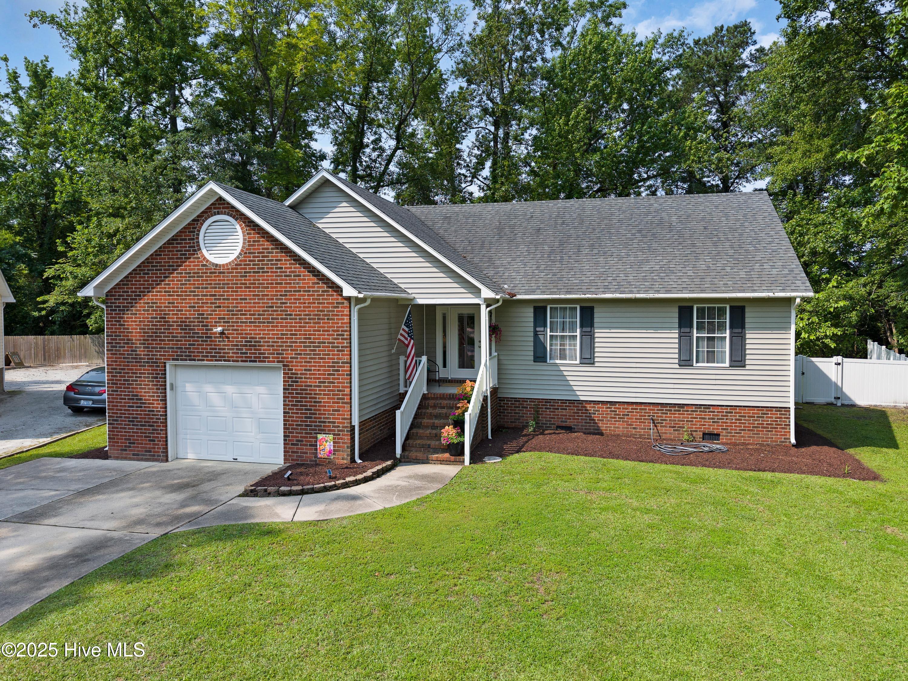 229 Trappers Trail Property Photo 1