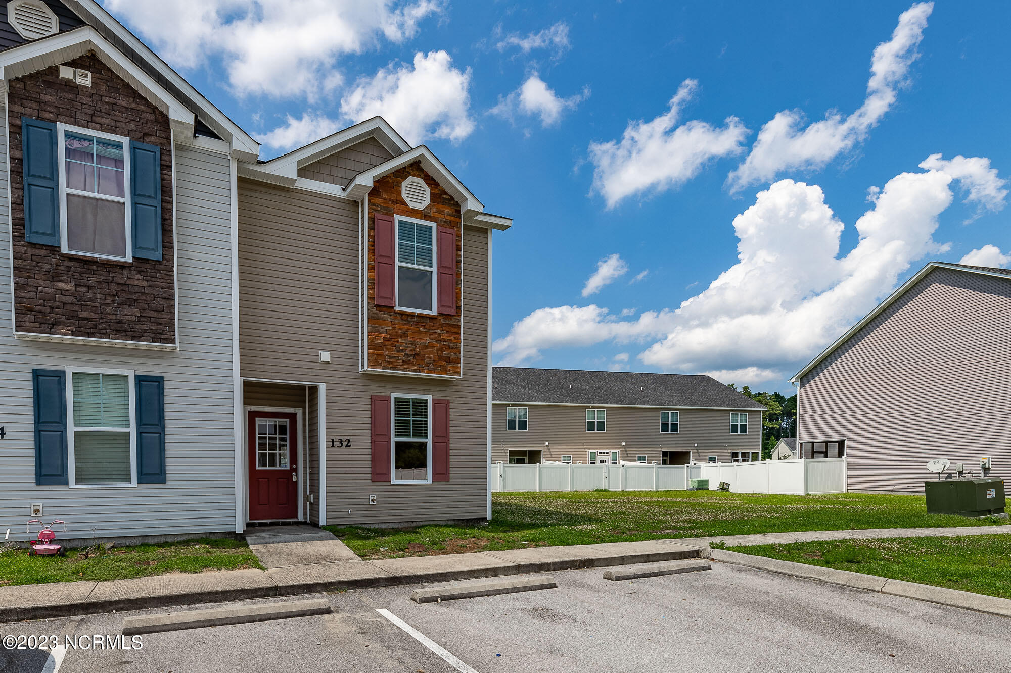 132 Waterstone Lane Property Photo 1