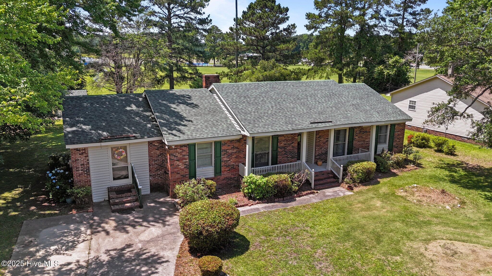 214 Allendale Drive Property Photo 2