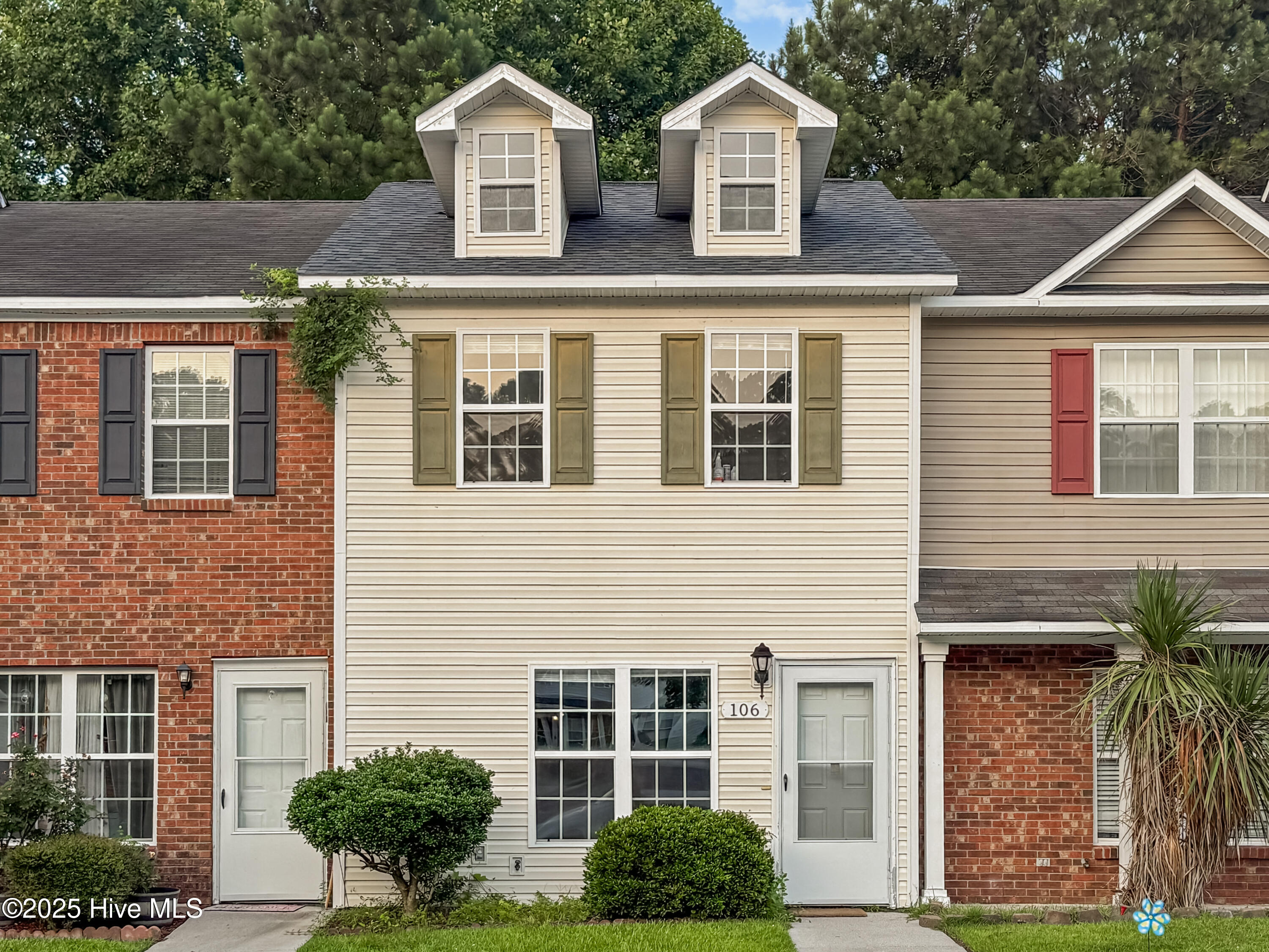106 Spring Meadow Circle Property Photo 1