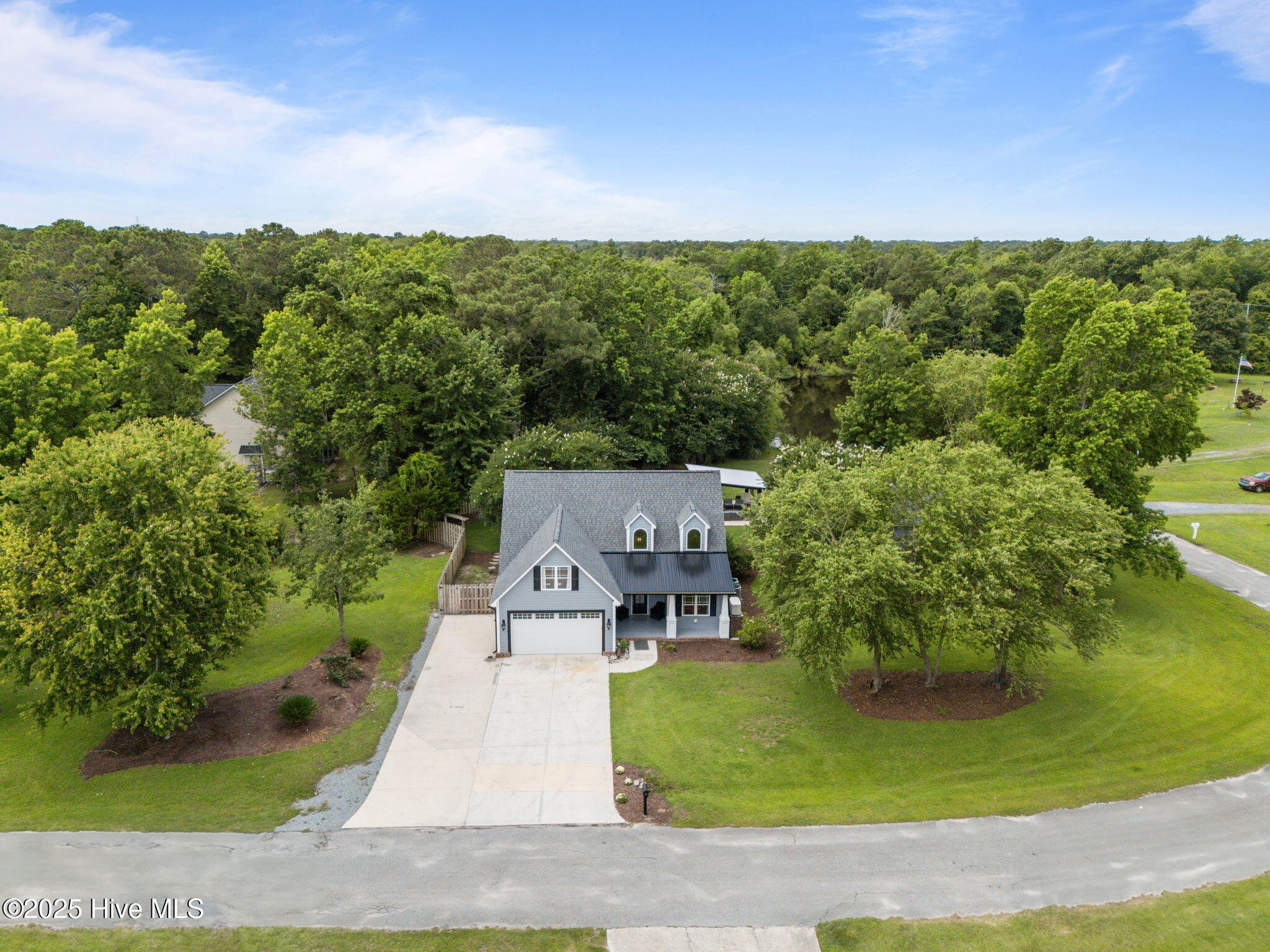 111 Fieldcrest Drive Property Photo 1