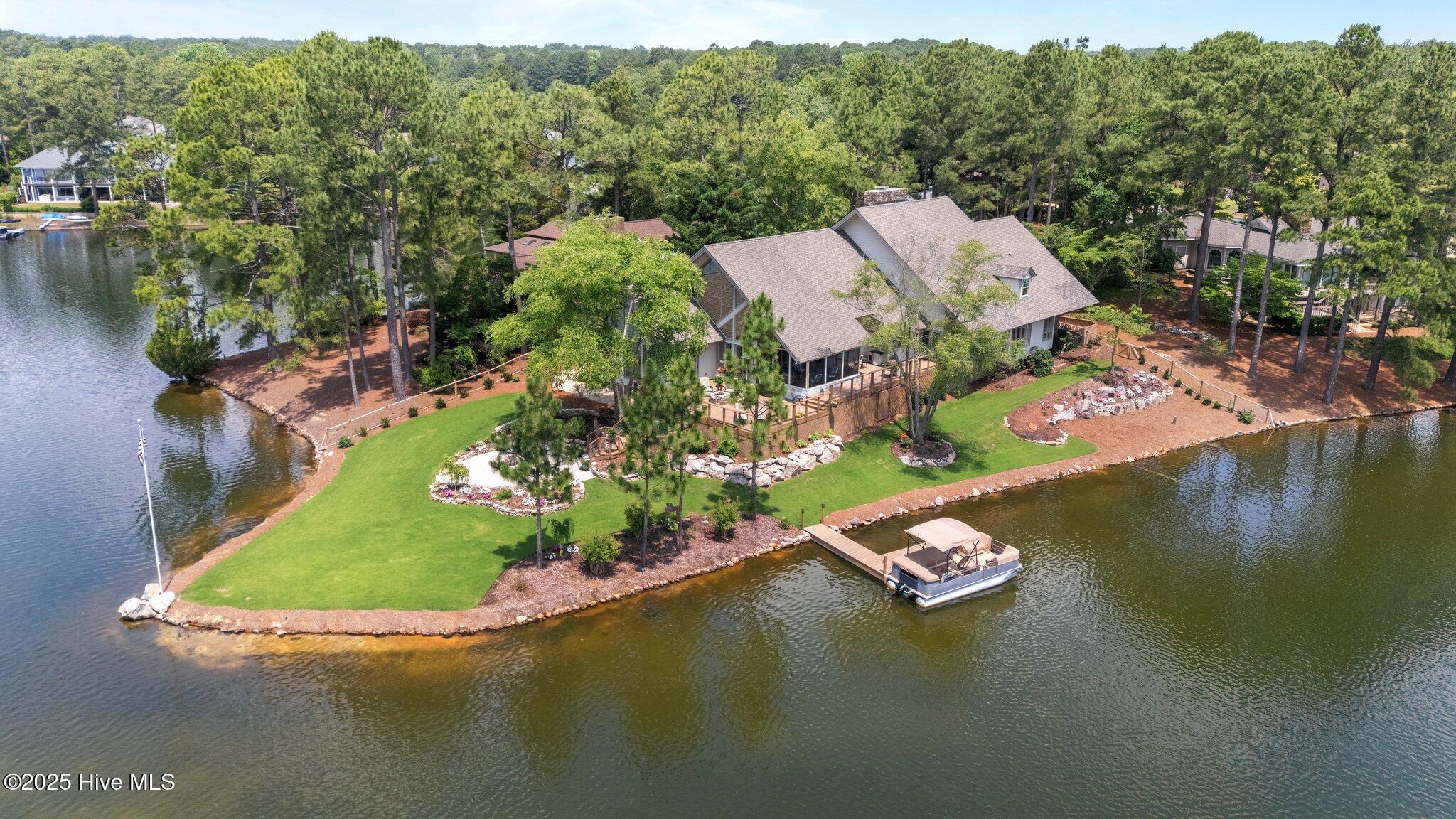 4 Lake Shore Court Property Photo 1