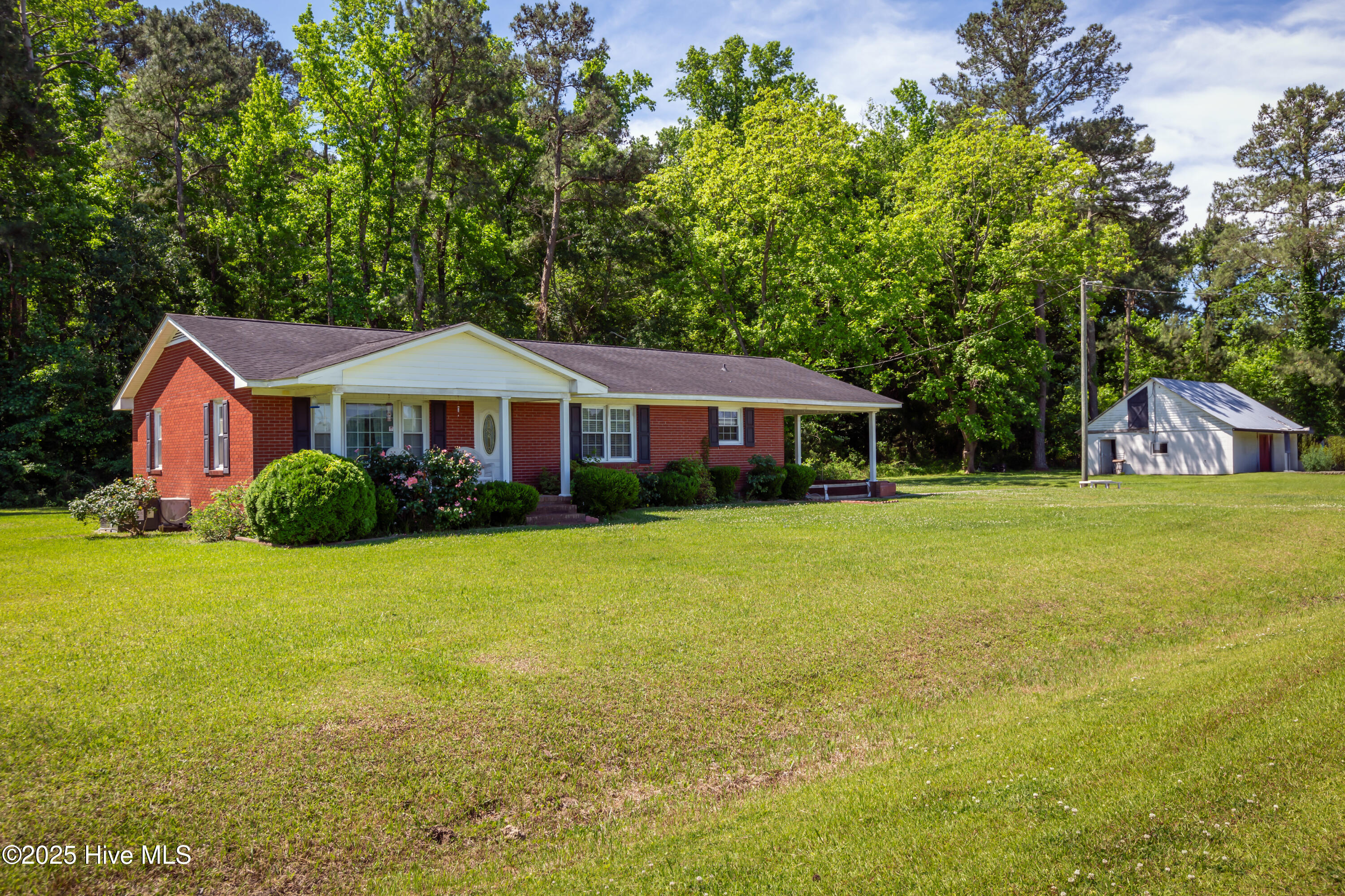 4173 Middle Road Property Photo 2