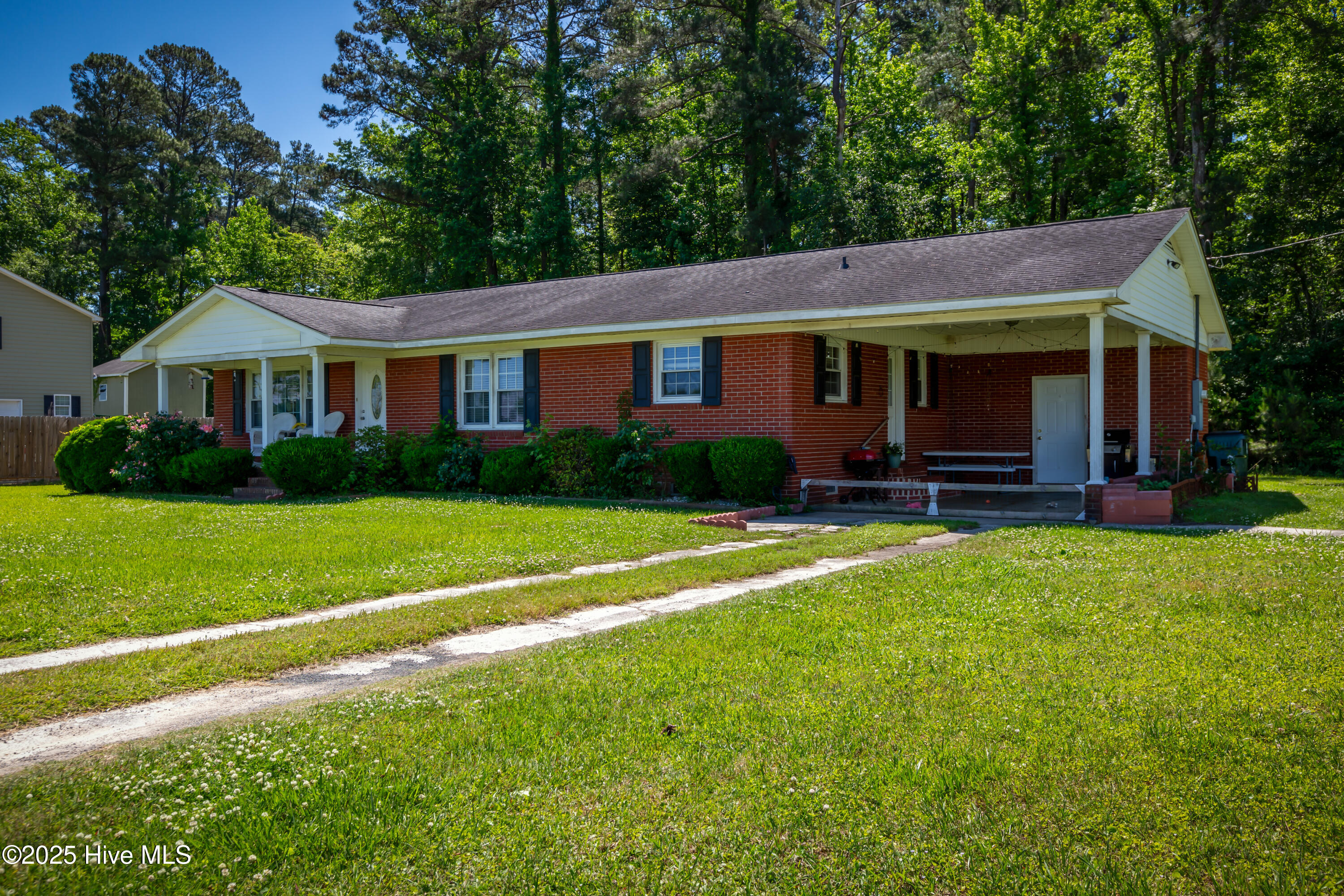 4173 Middle Road Property Photo 3