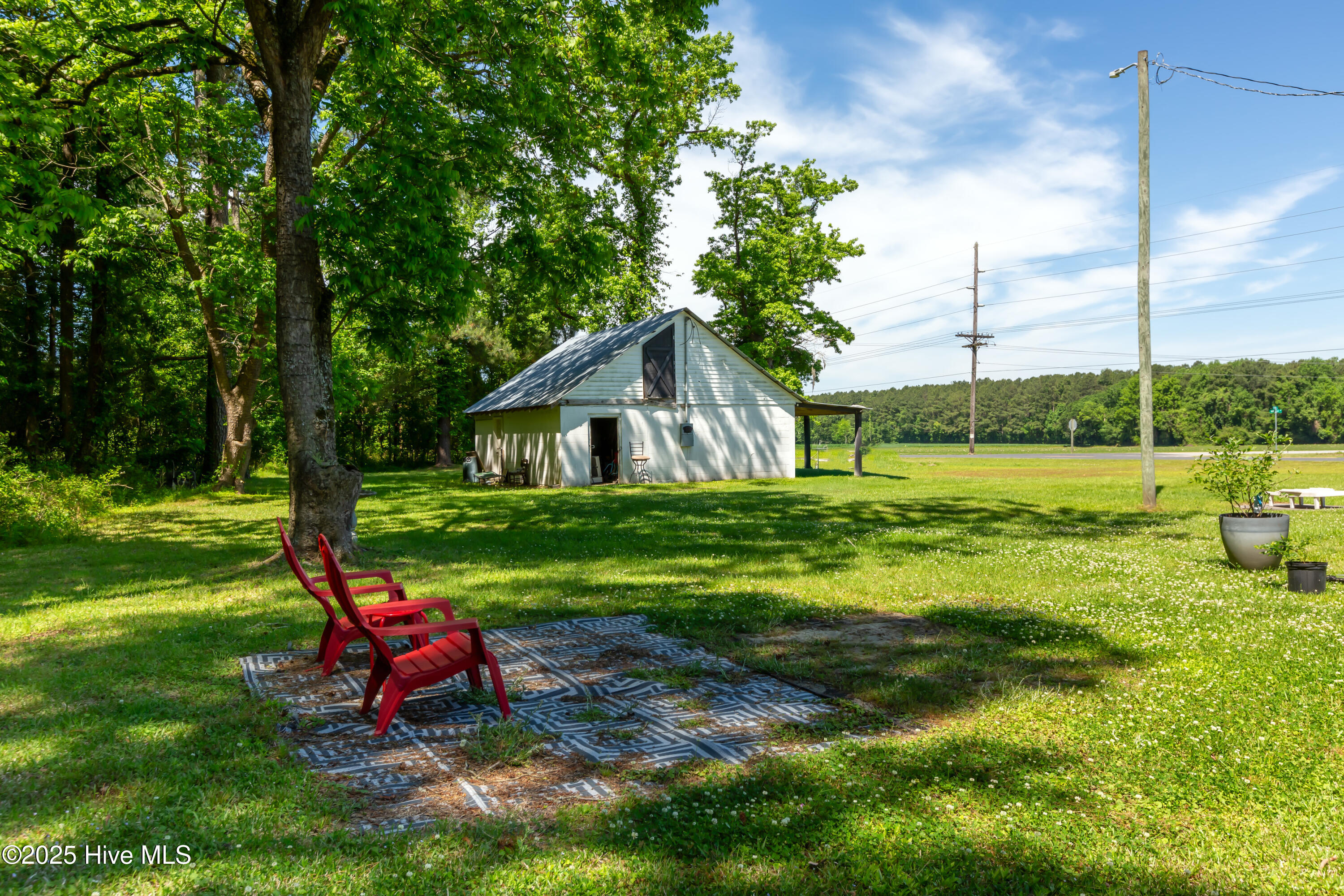 4173 Middle Road Property Photo 6