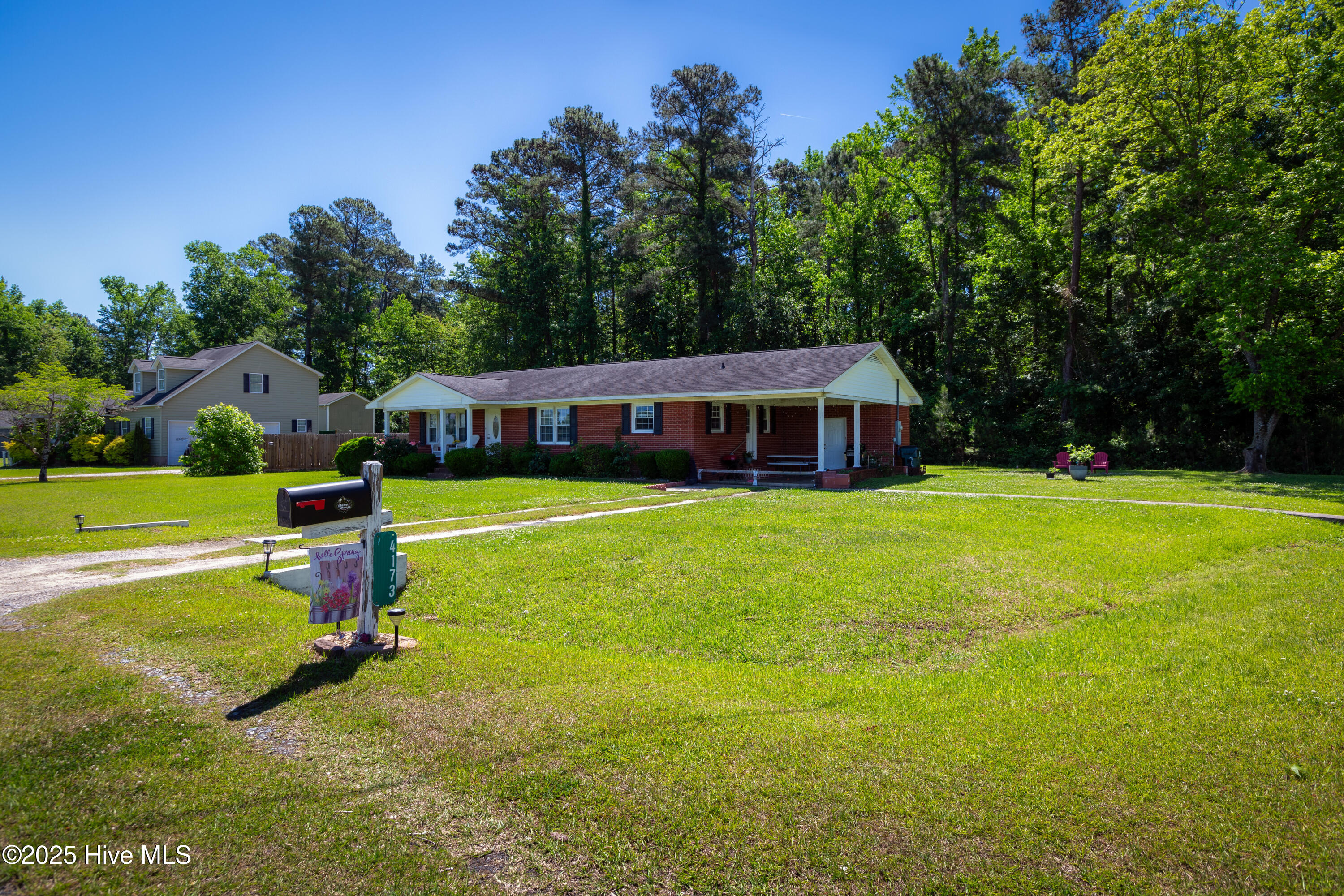 4173 Middle Road Property Photo 8