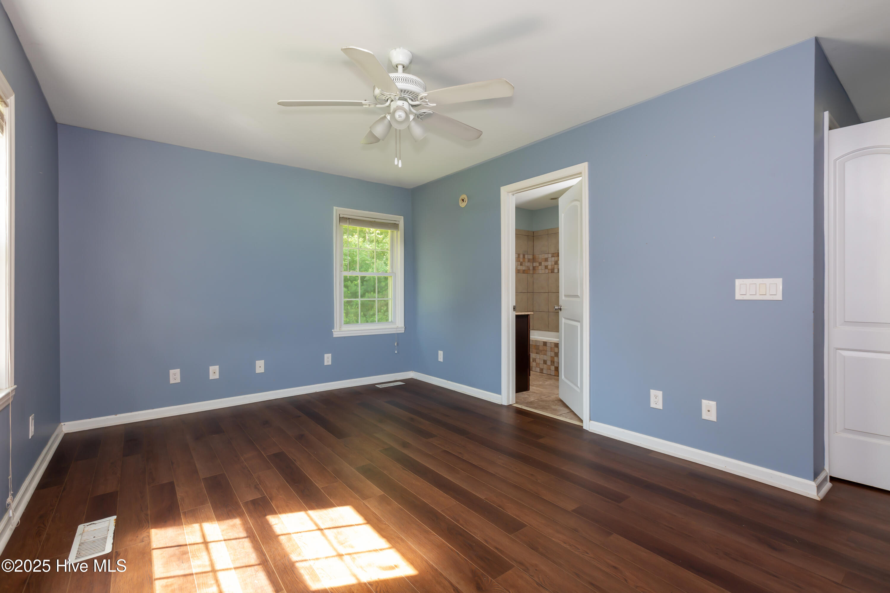 4173 Middle Road Property Photo 13