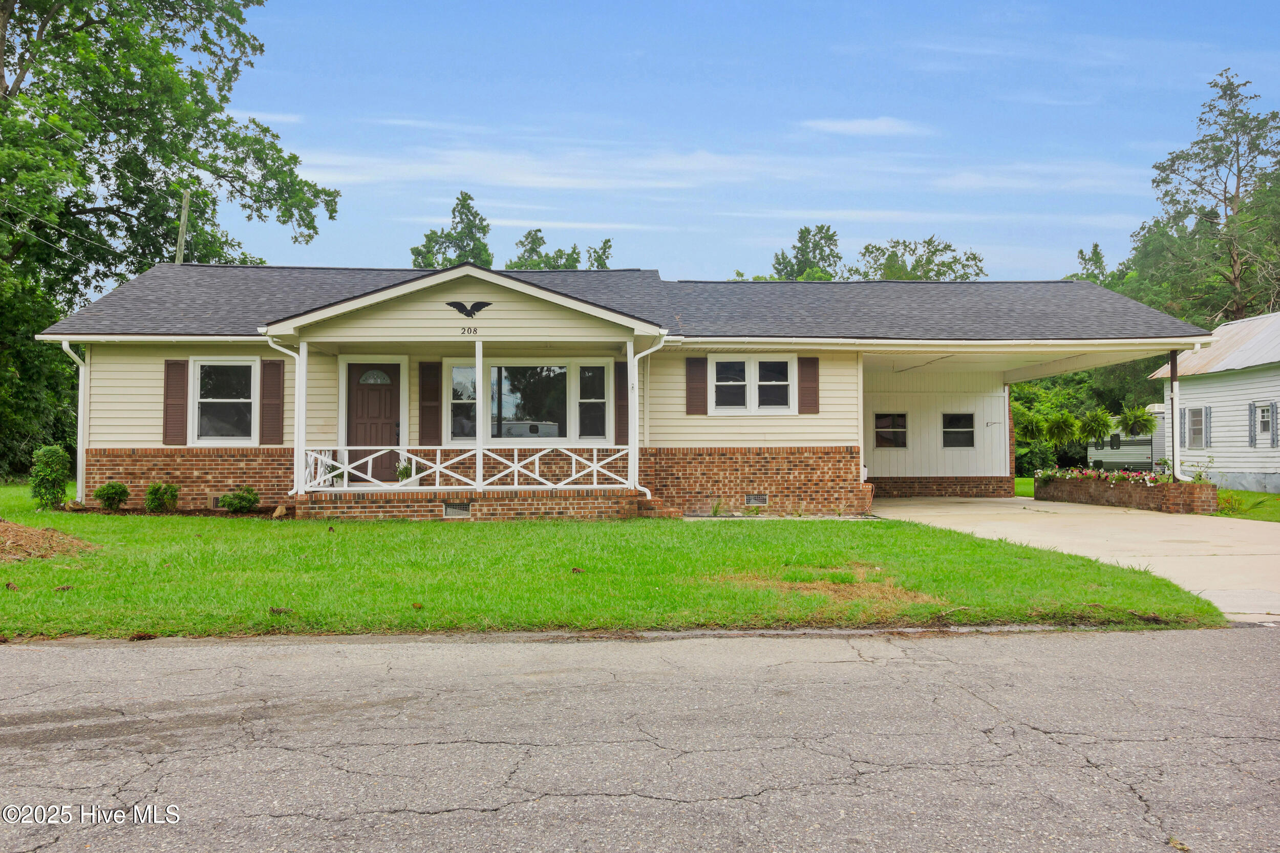 208 Buck Lane Property Photo 1