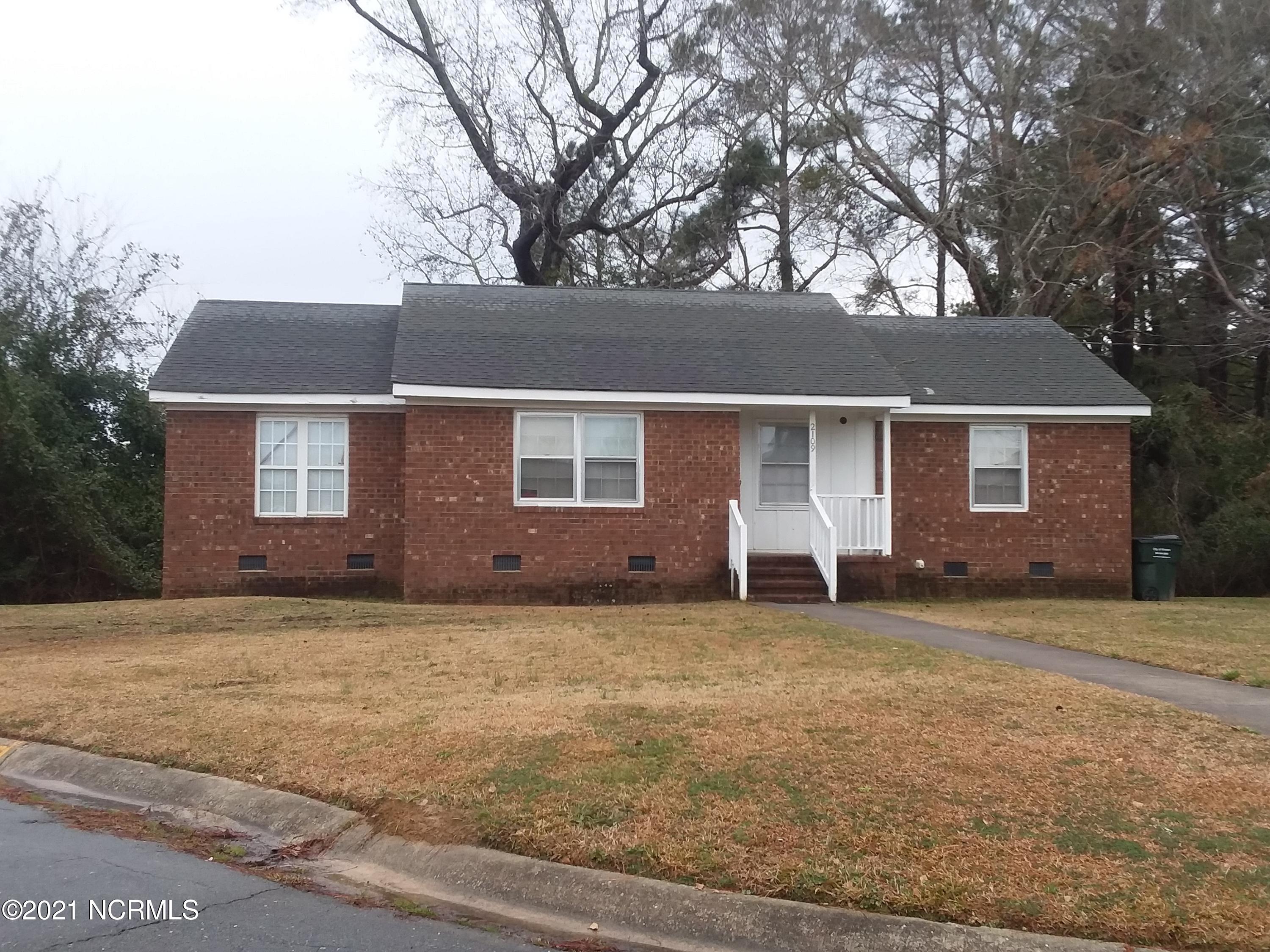 2109 Eastridge Circle Property Photo 1