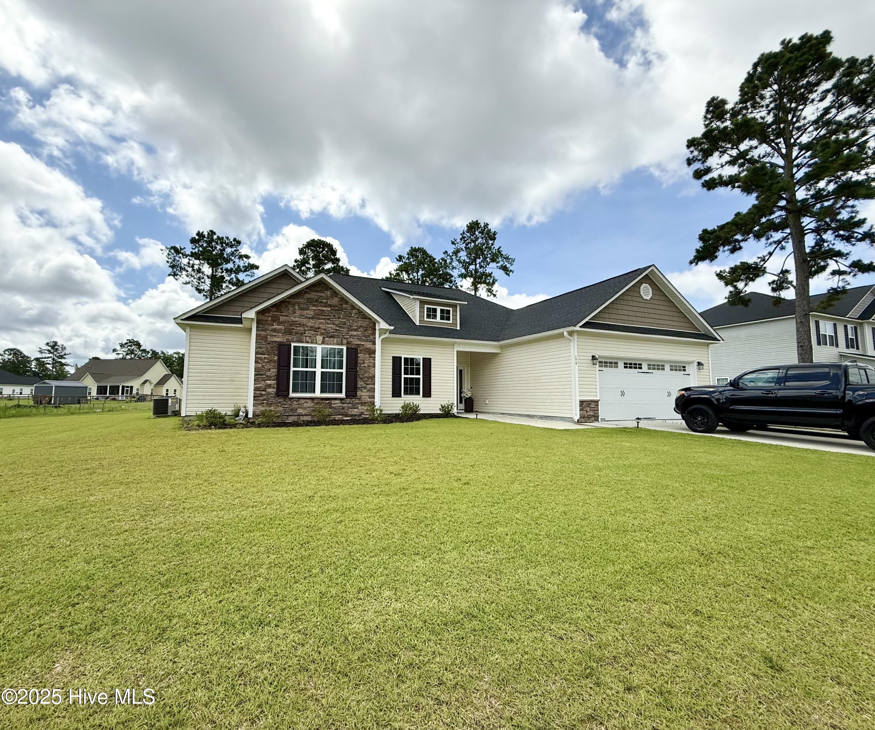 174 Finch Lane Property Photo 1
