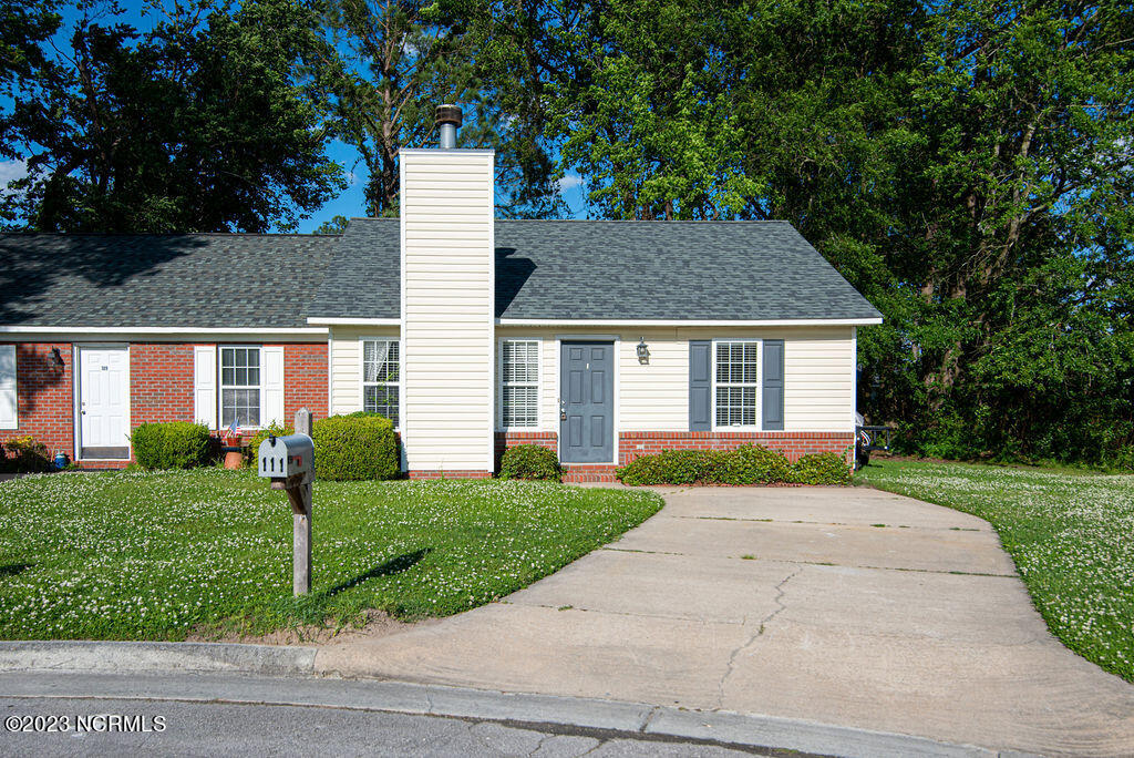 111 Fairview Lane Property Photo 1