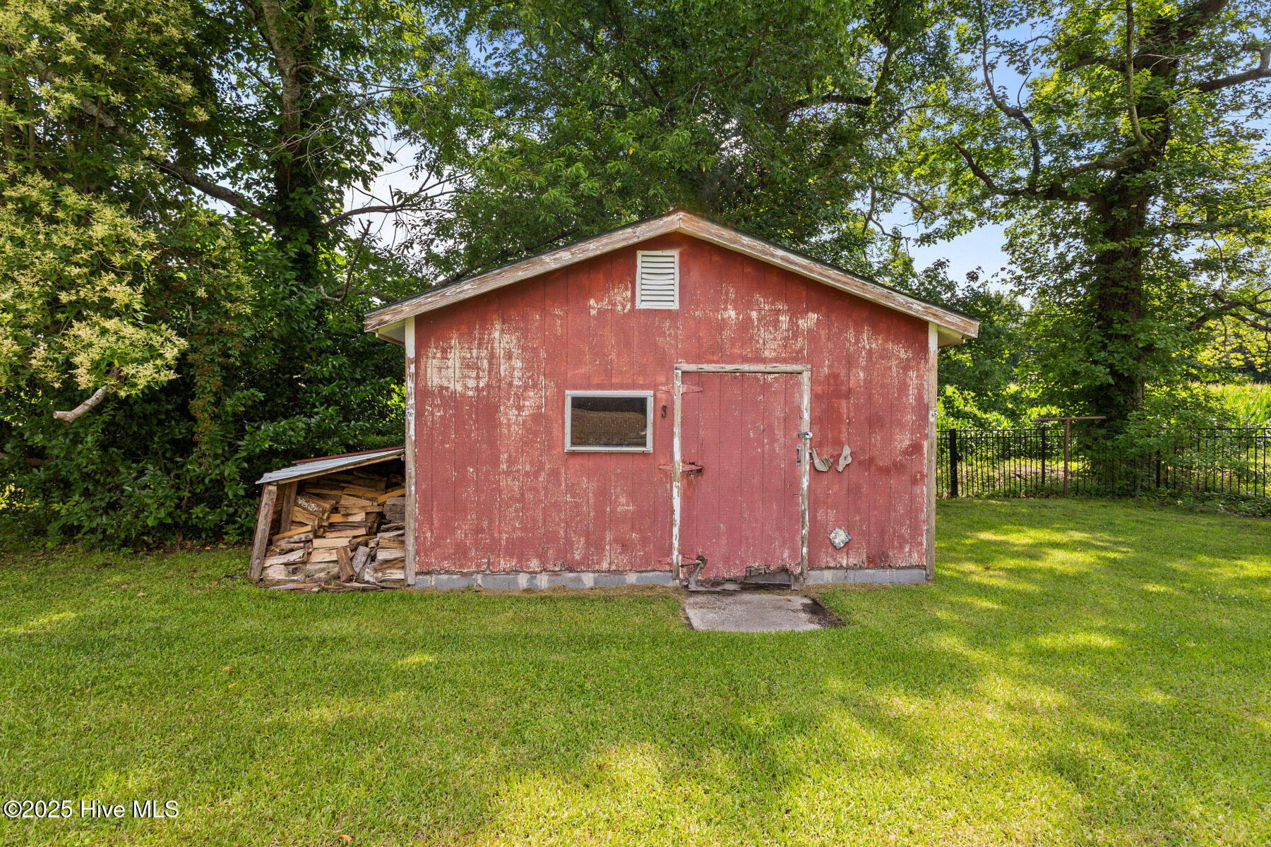 1716 Crescent Drive Property Photo 22