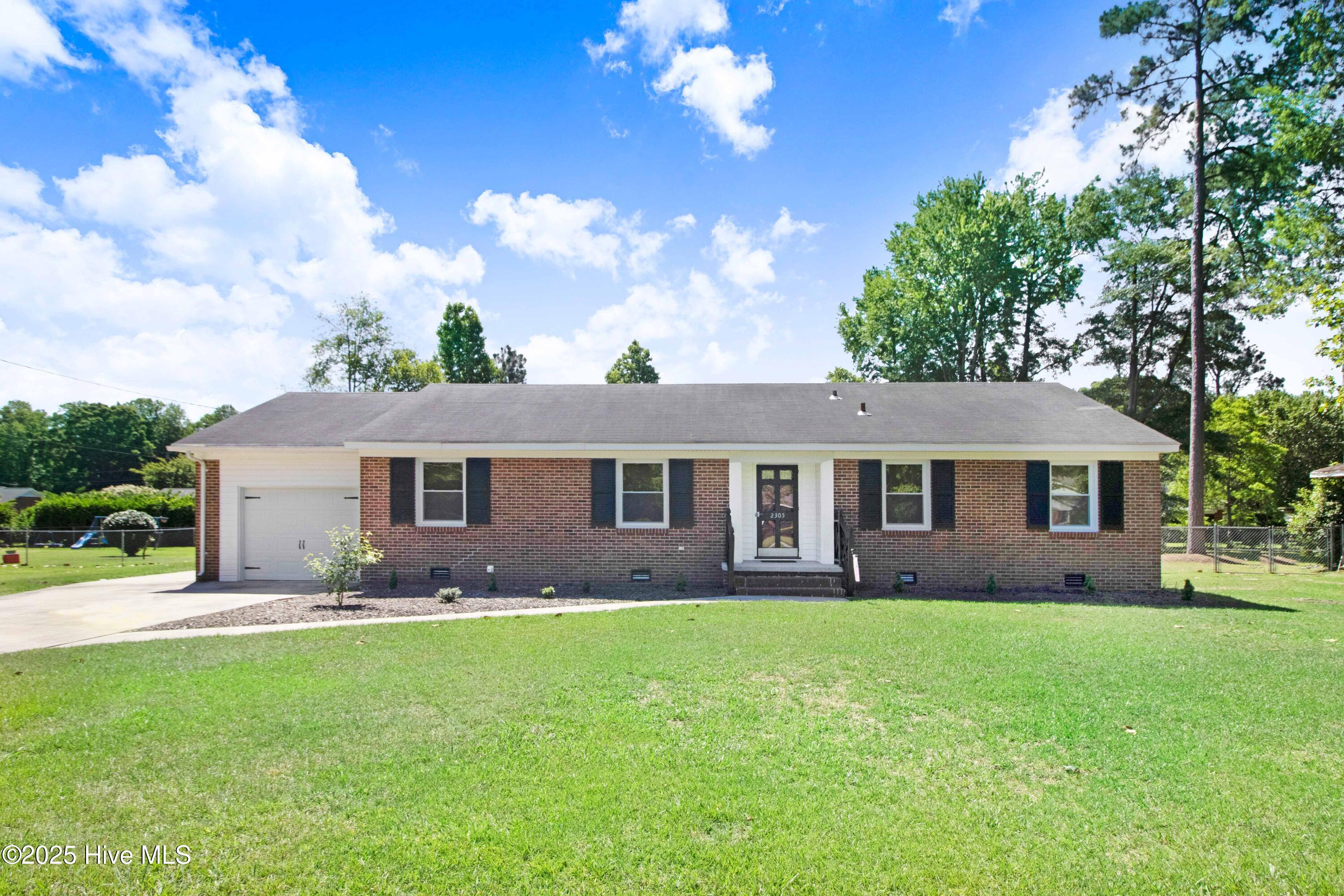 2305 Hardee Road Property Photo 1