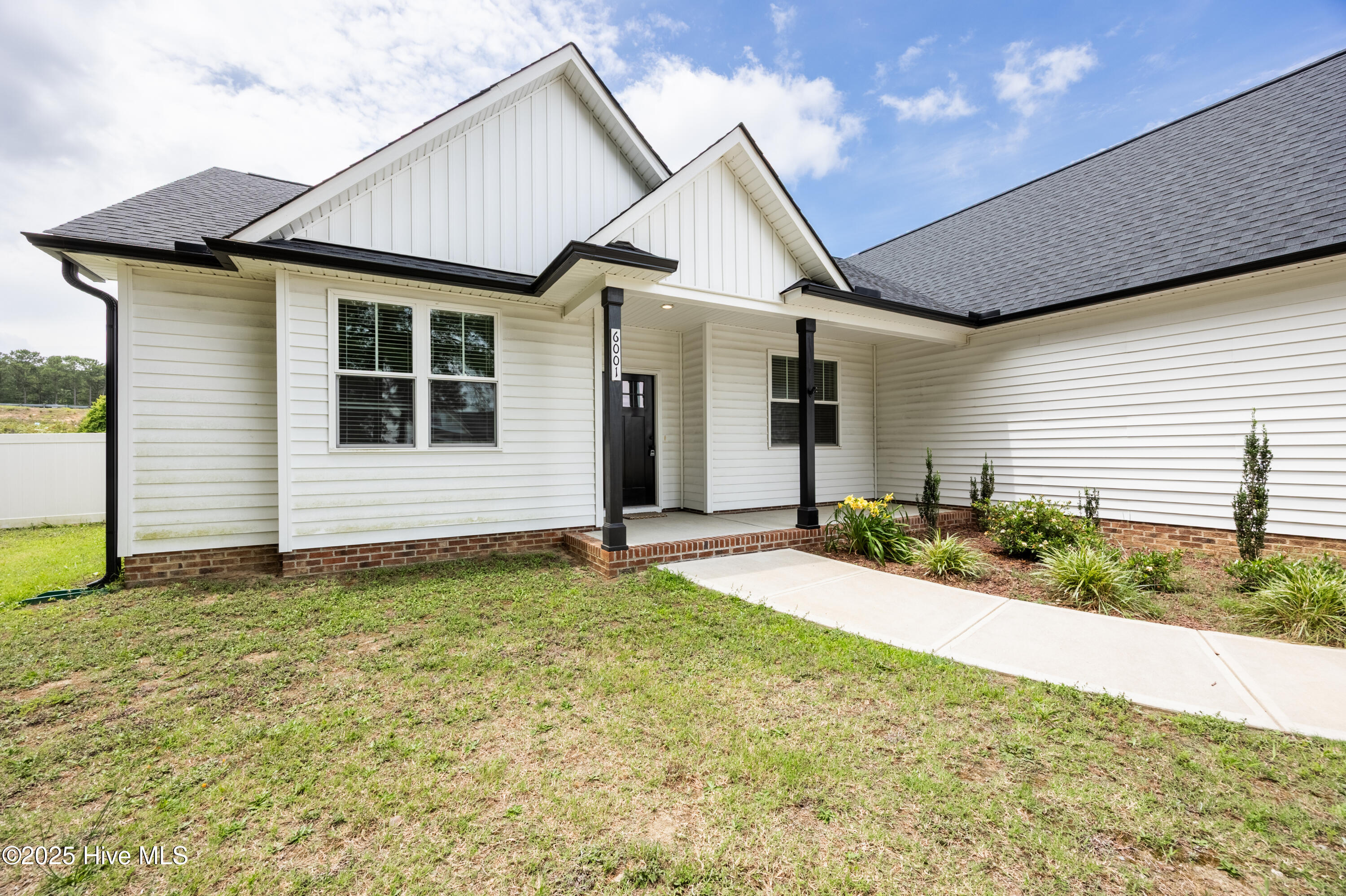 6001 Farmwood Loop Property Photo 5