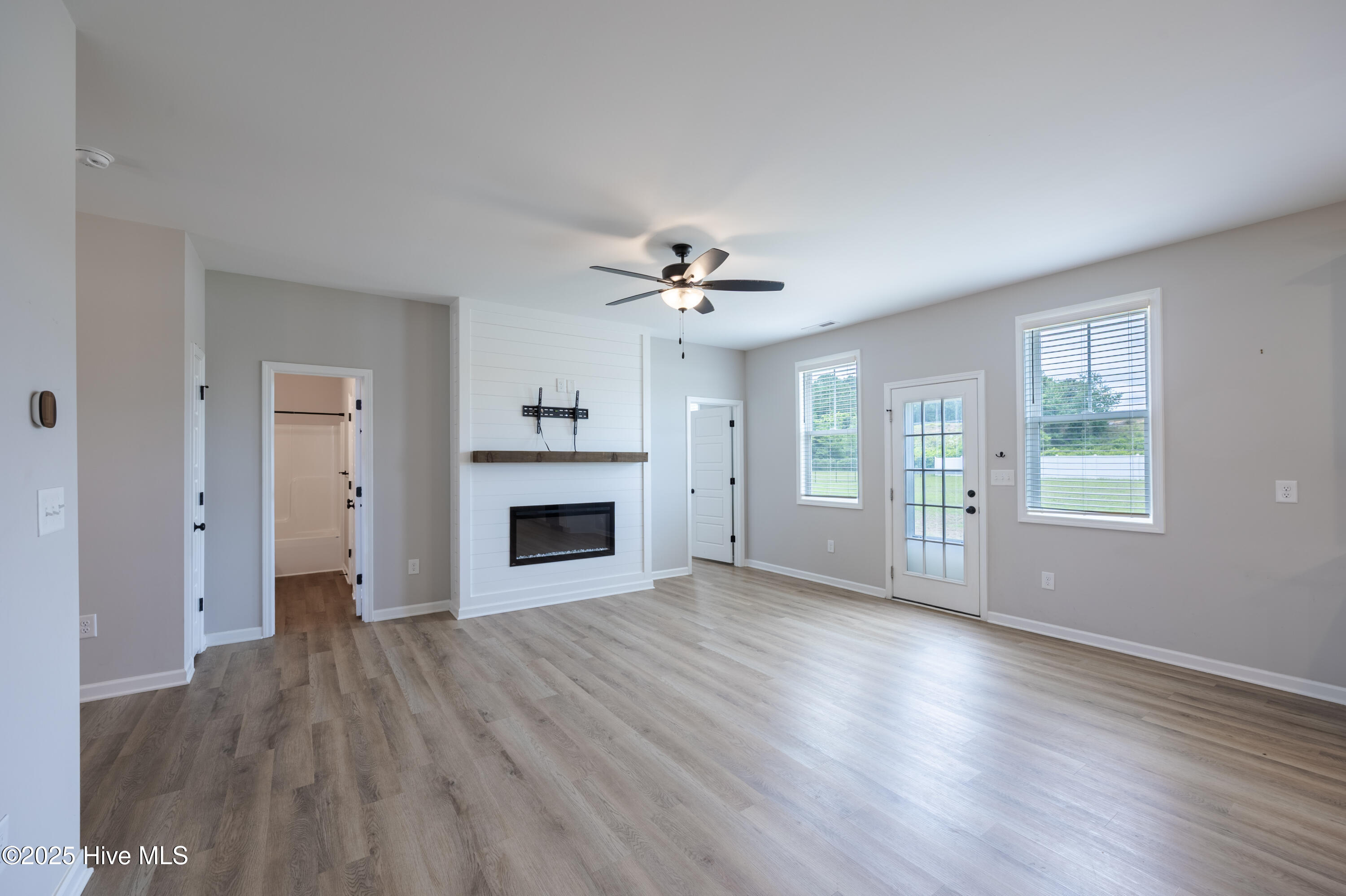 6001 Farmwood Loop Property Photo 16