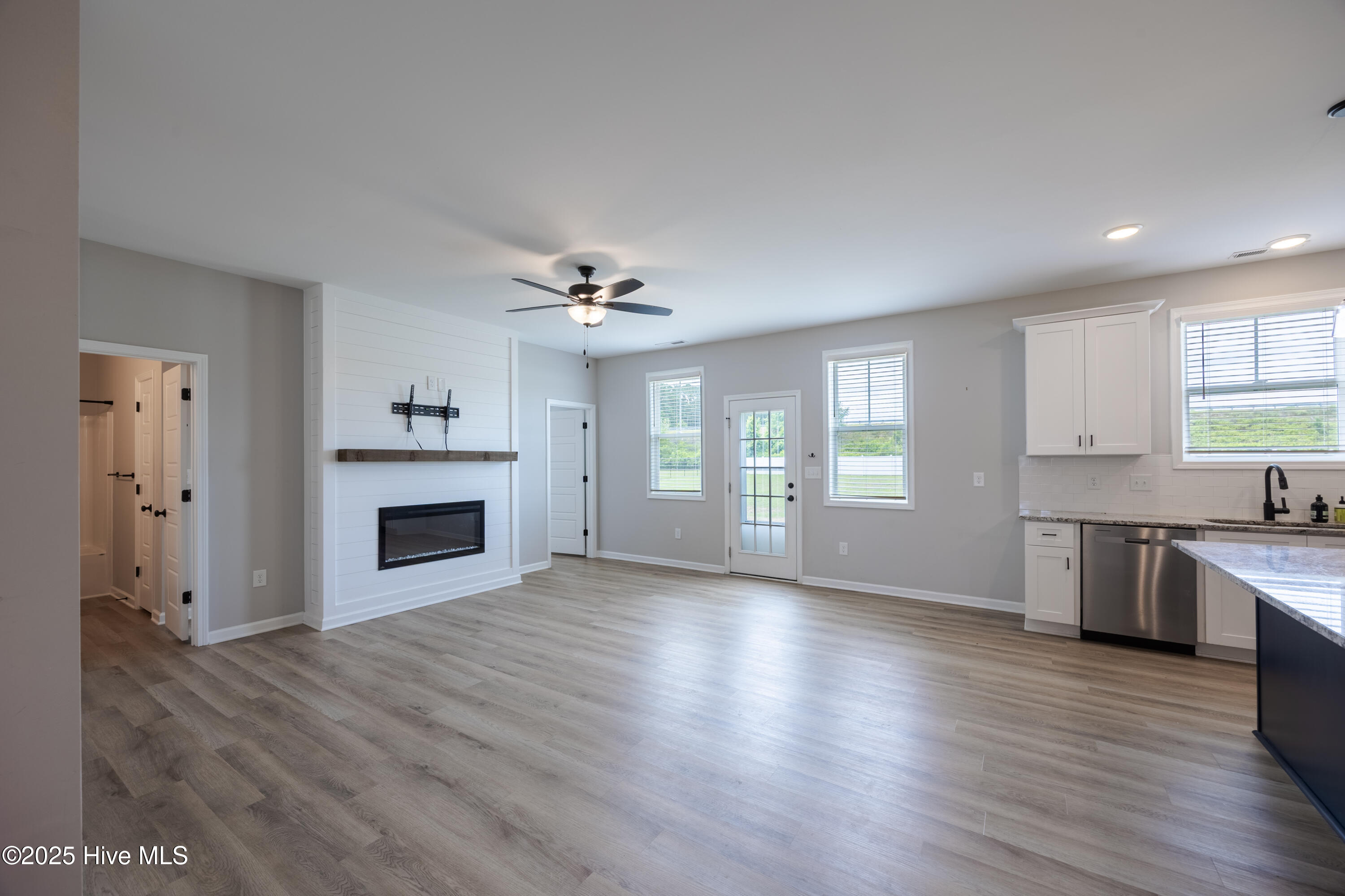 6001 Farmwood Loop Property Photo 19