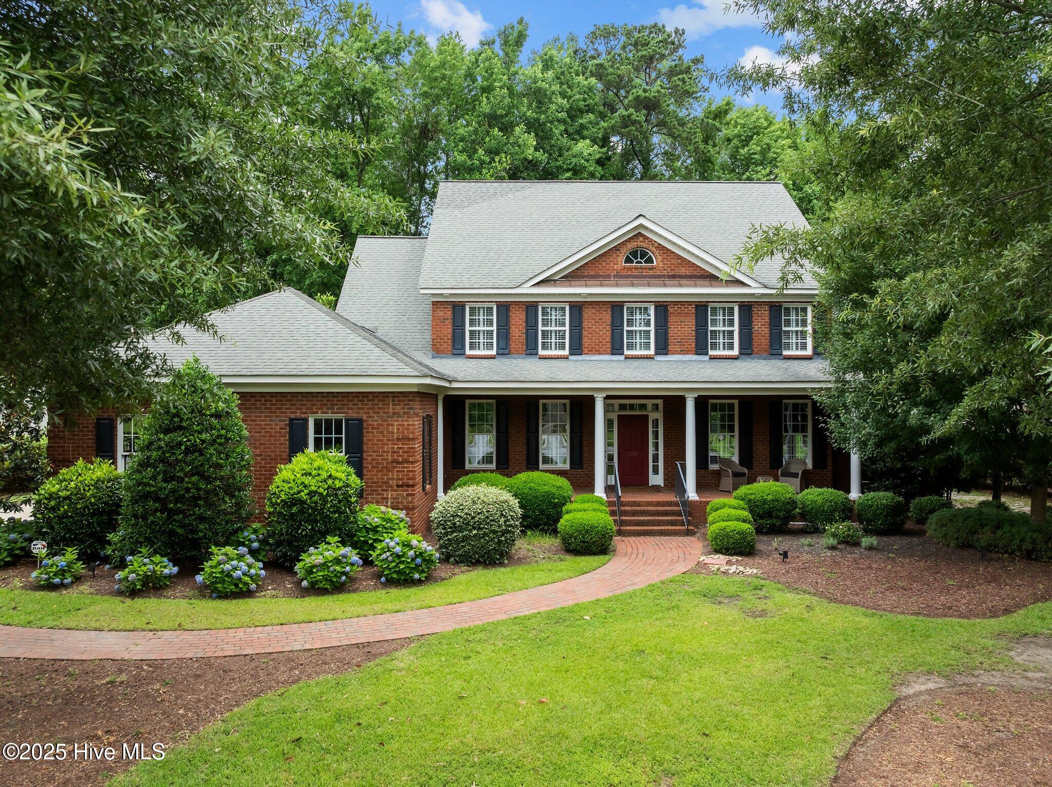 556 Westminster Circle Property Photo 1