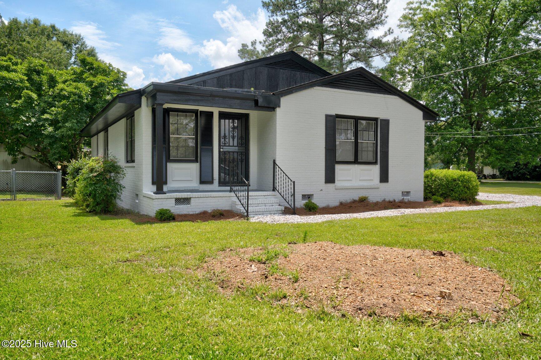 407 W Pippen Street Property Photo 1