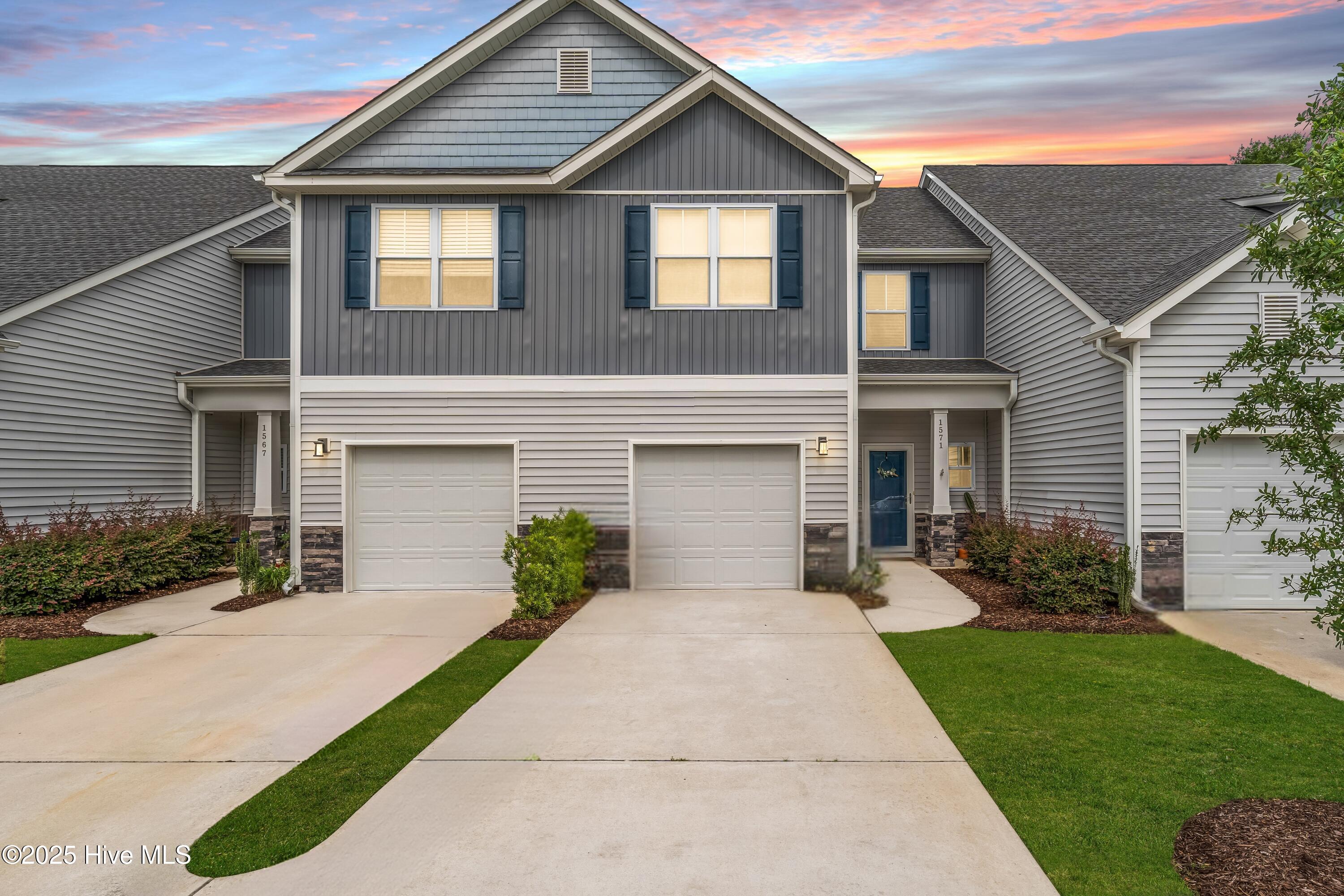 1571 Grey Cliff Run Property Photo 1
