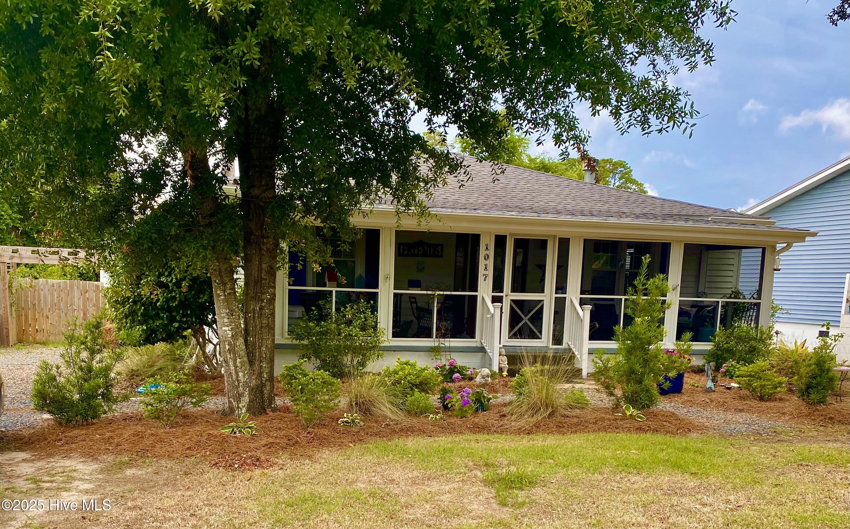 1017 N Lord Street Property Photo 1
