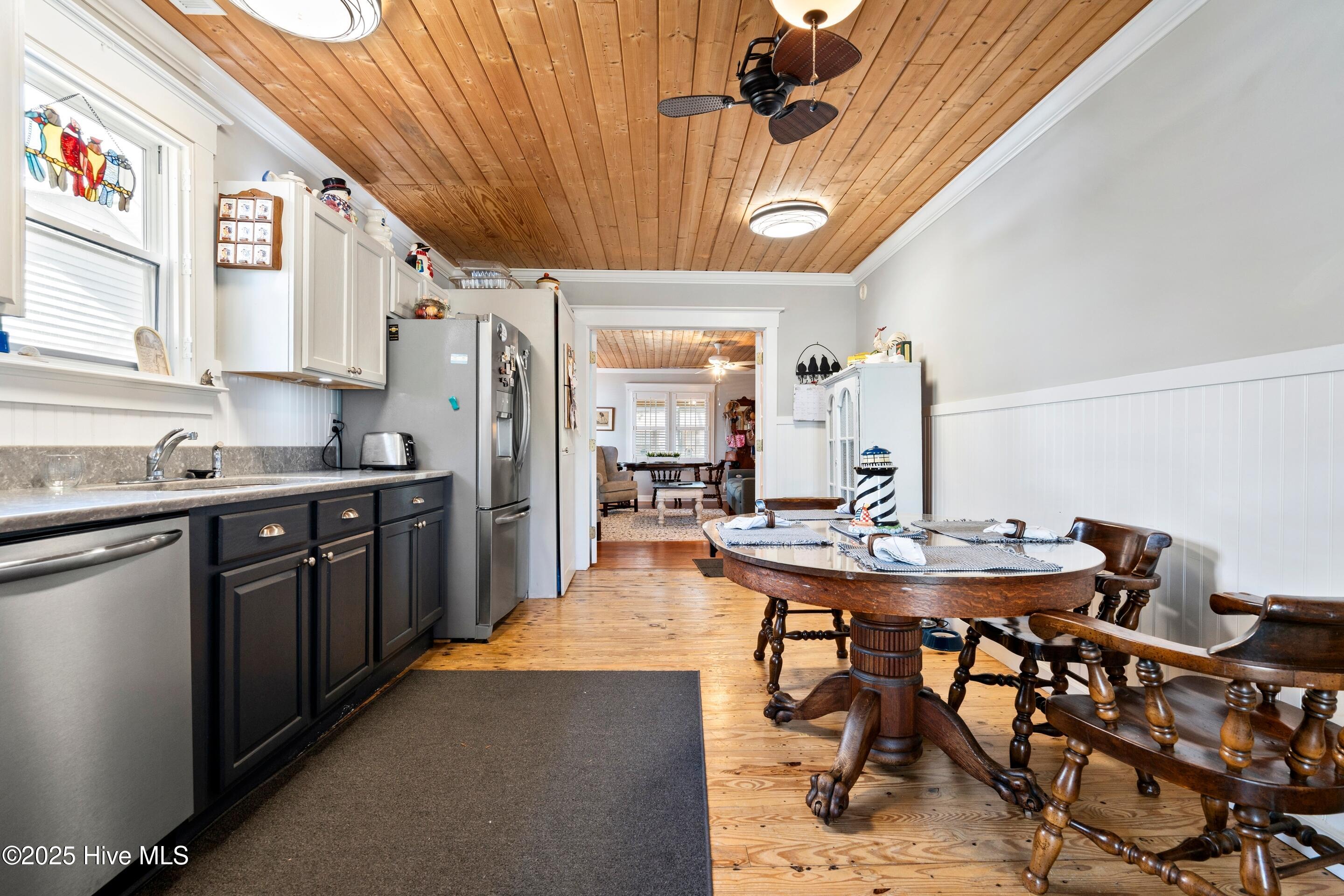 1017 N Lord Street Property Photo 16