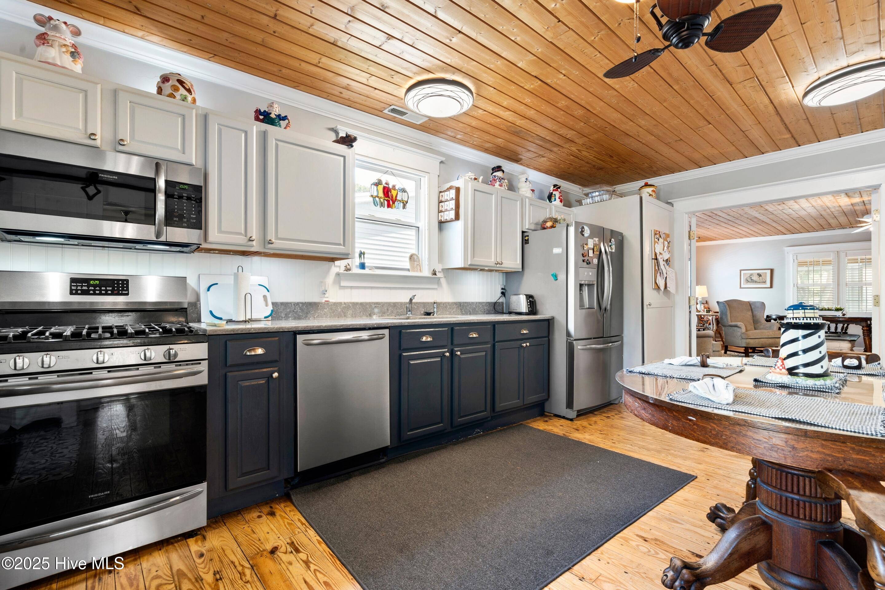 1017 N Lord Street Property Photo 17